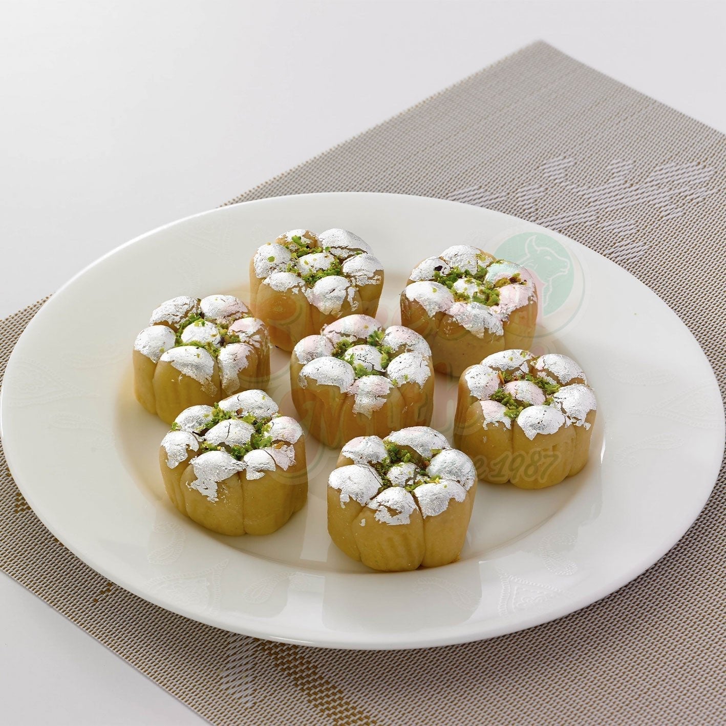 Shree Mithai Kaju Gajra 