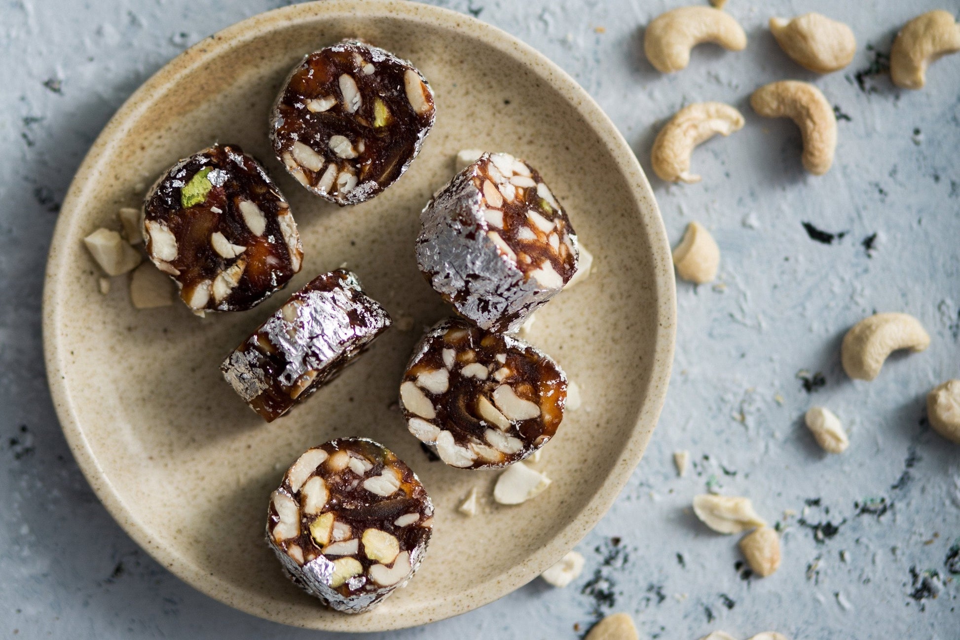 Almond House Khajoor Doller 