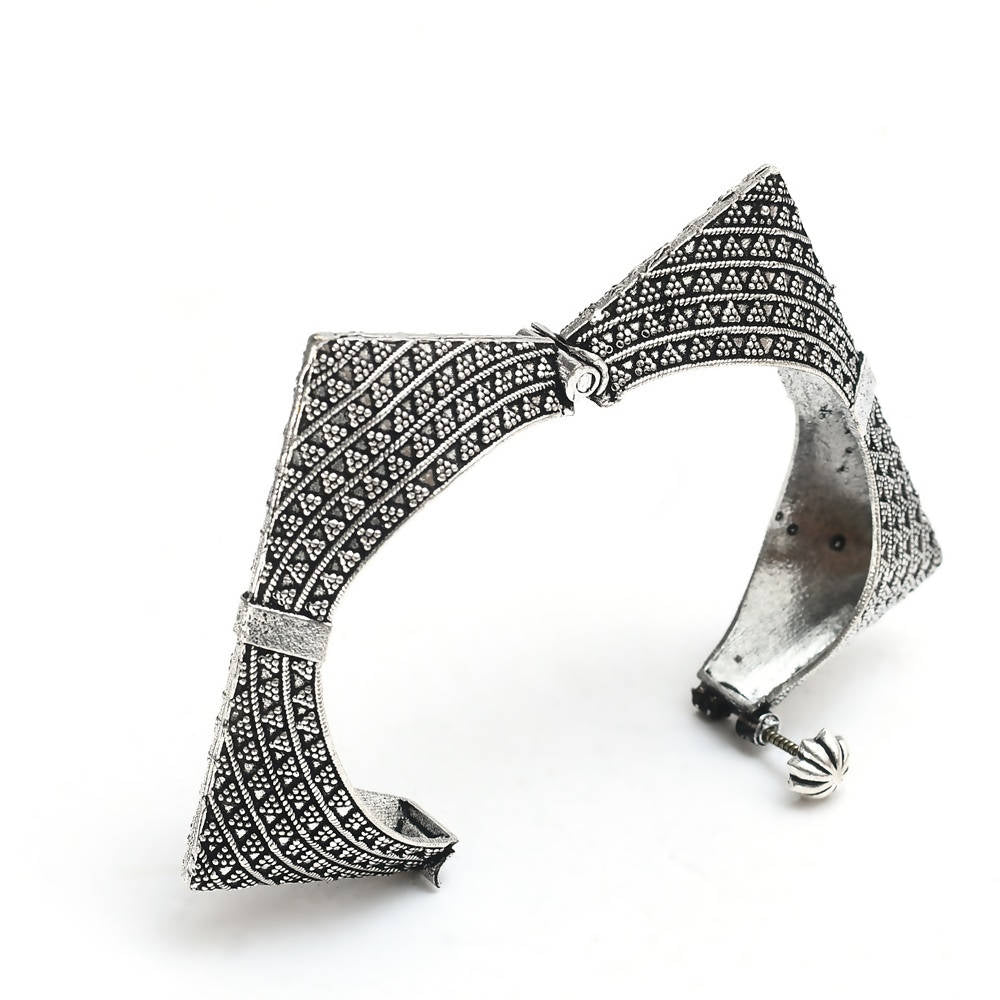 Mominos Fashion Kamal Johar Oxidised German Silver-Plated Handcraft Bracelet