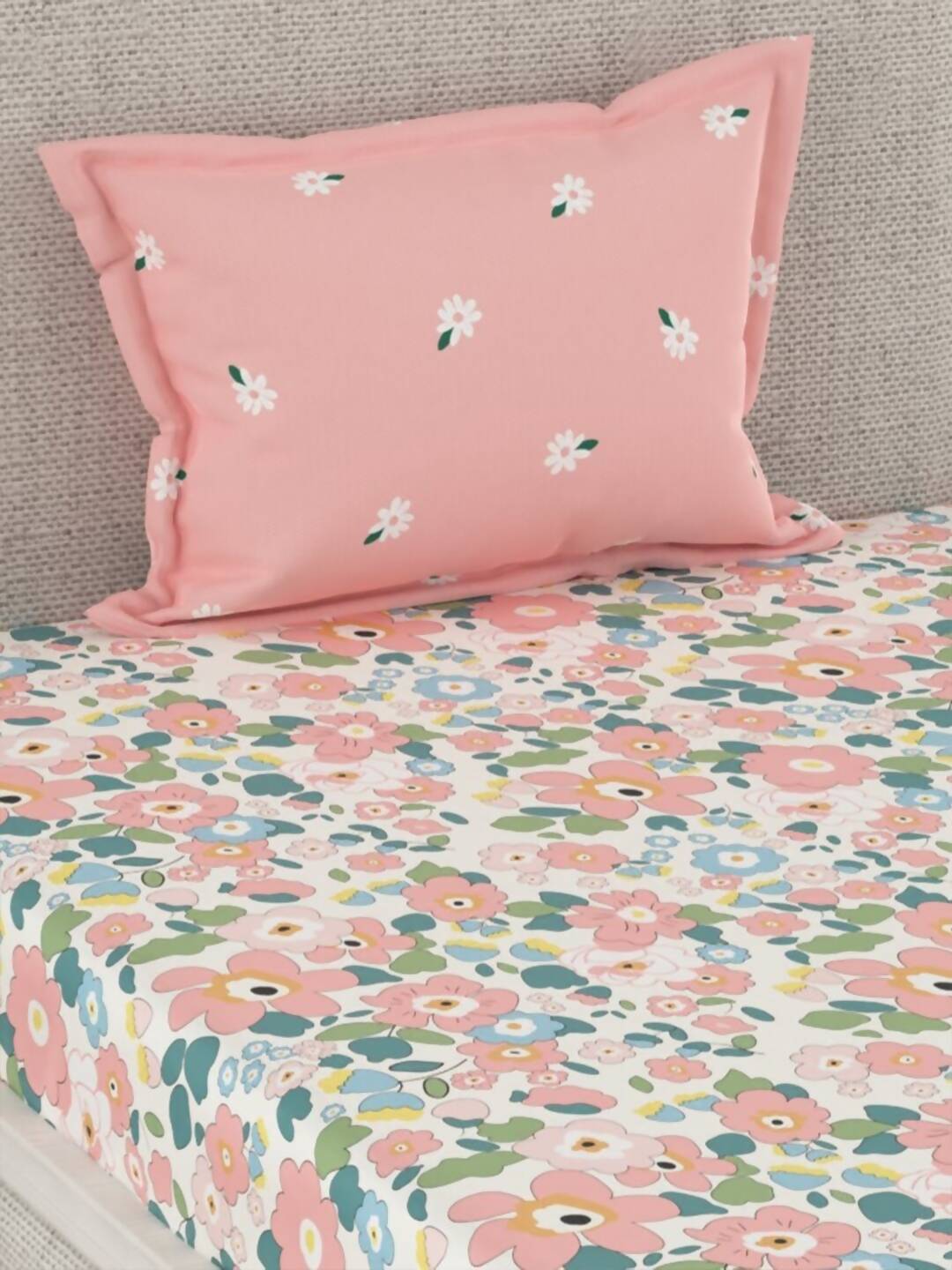 CHHAVI INDIA Pink & Blue Floral 210 TC Bedsheet with Pillow Covers 