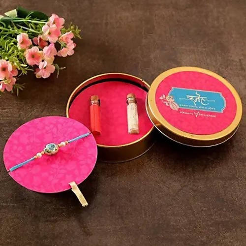 Rose Japanese Stone Rakhi & Kaju Rolls Box