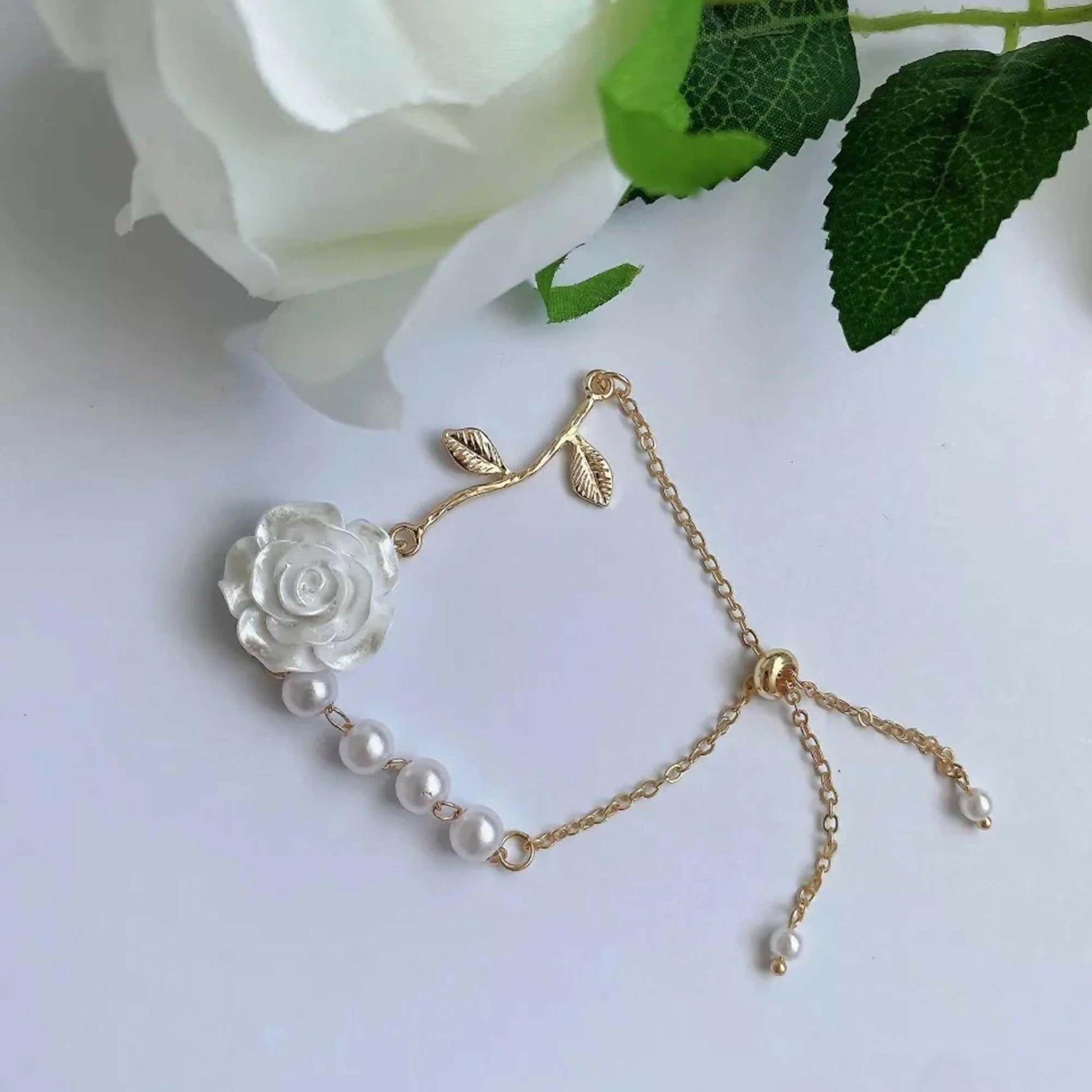 Joban Fashion White Rose Bracelet 