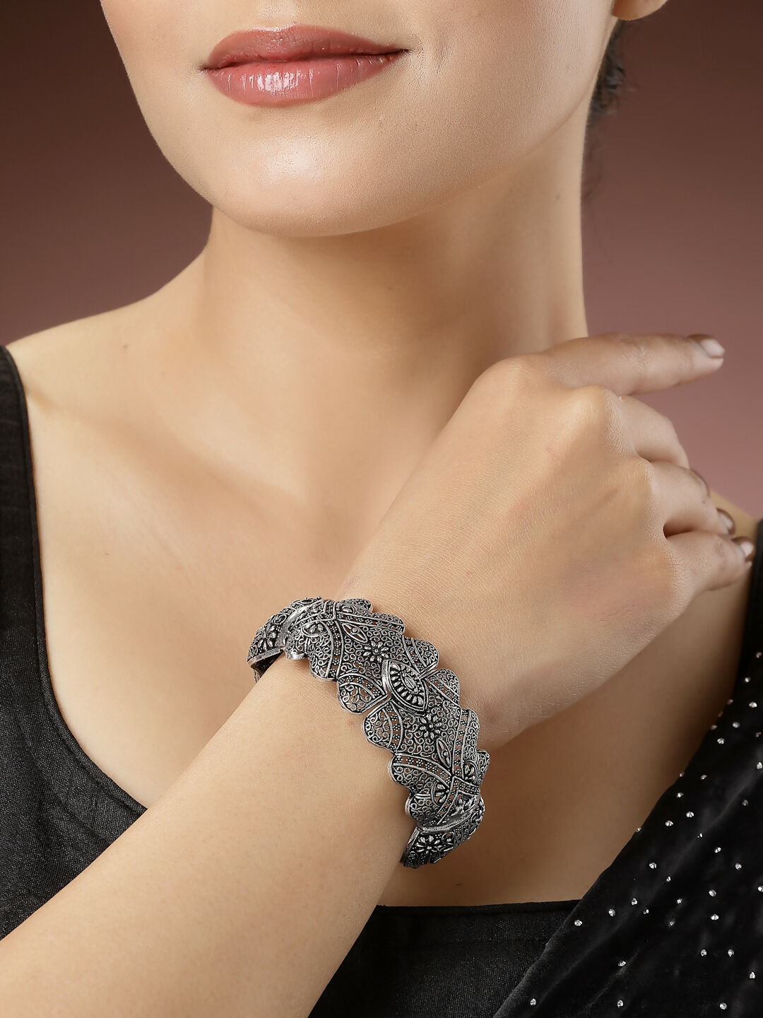 NVR Women's Silver-Toned German Silver Oxidised Kada Bangle