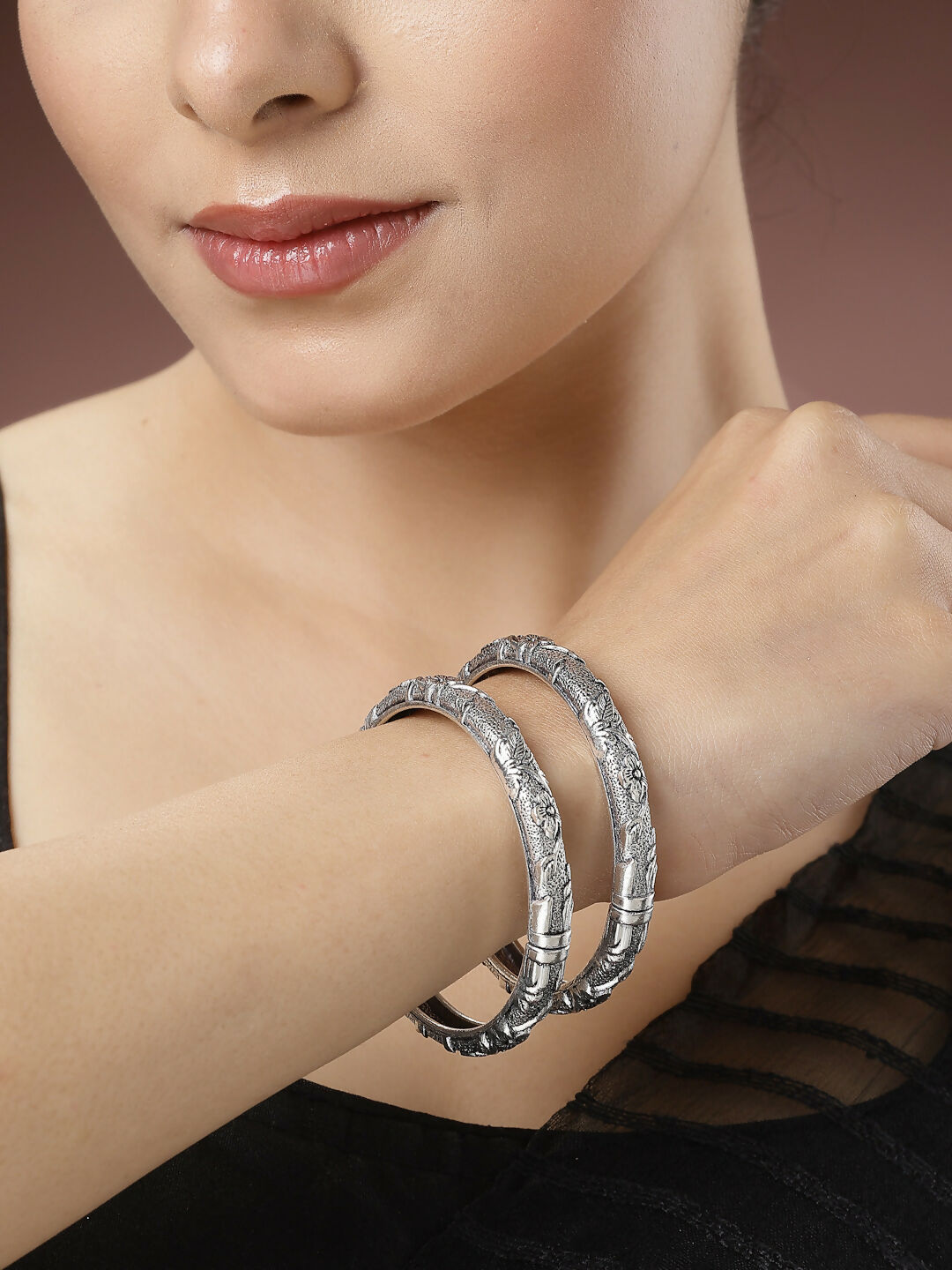 NVR Women's Set of 2 Silver-Toned German Silver Floral Oxidised Kada Bangle 
