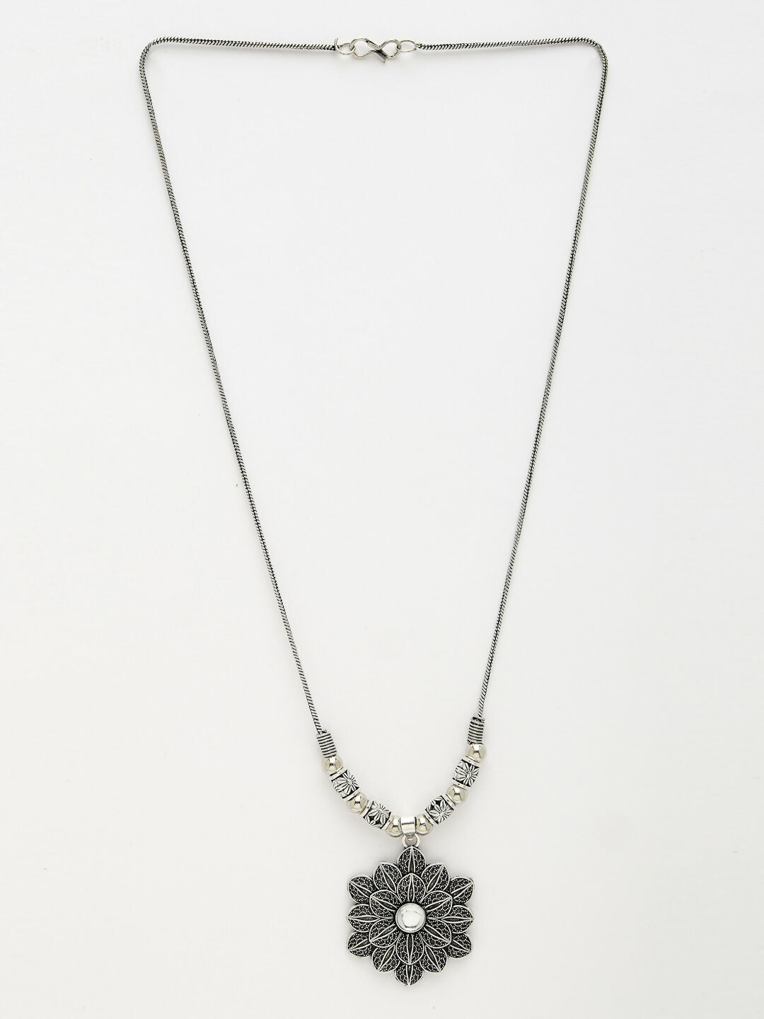 NVR Women's Silver-Toned Decent Floral Shape Pendant with Chain 