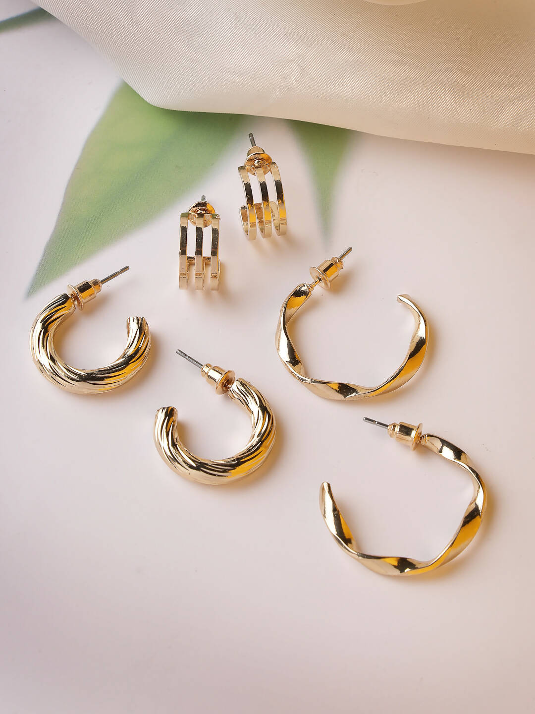 NVR Women's Set of 3 Gold-Polished Hoop Earrings 
