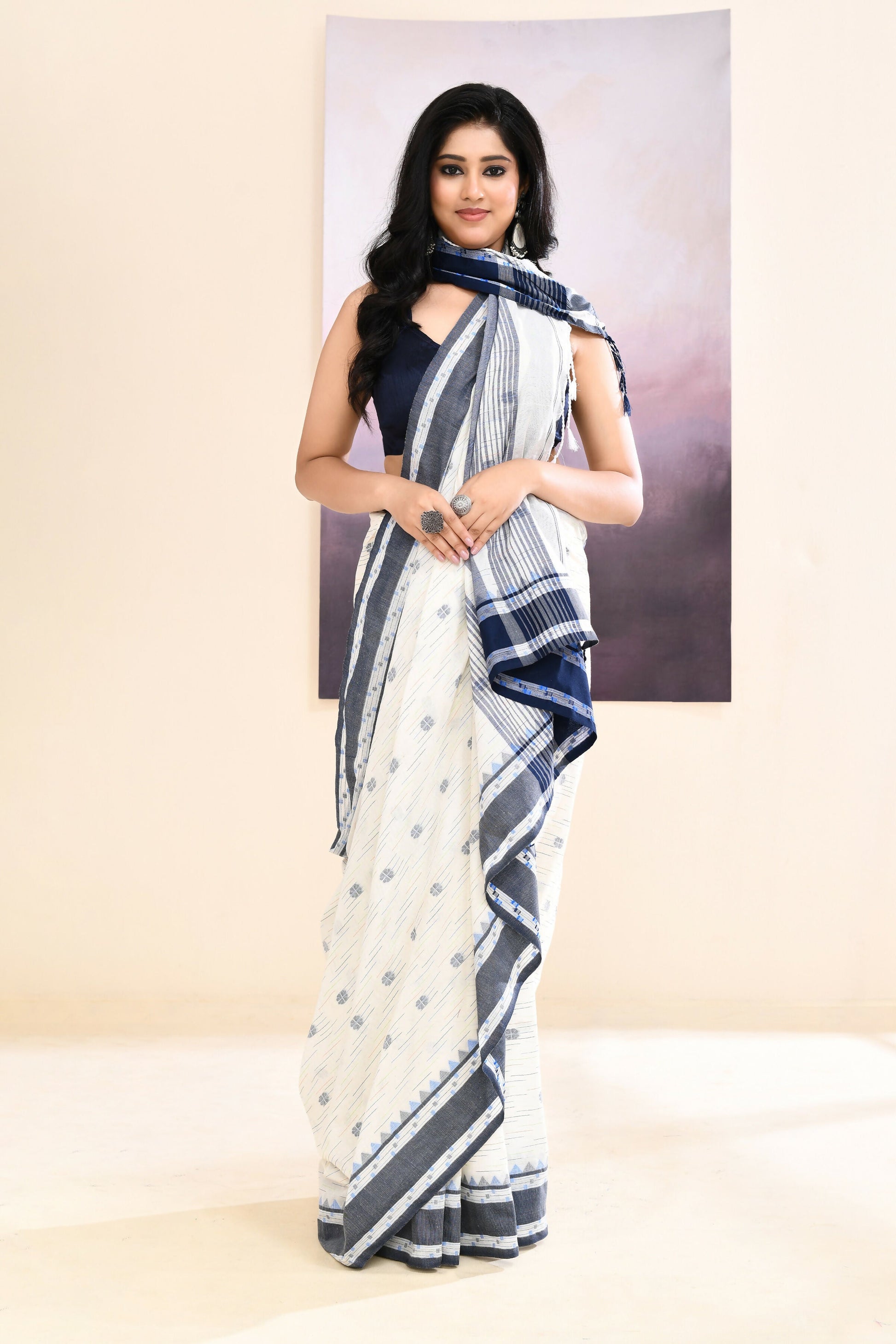 Piyari Fashion Women's White Embellished Cotton Saree