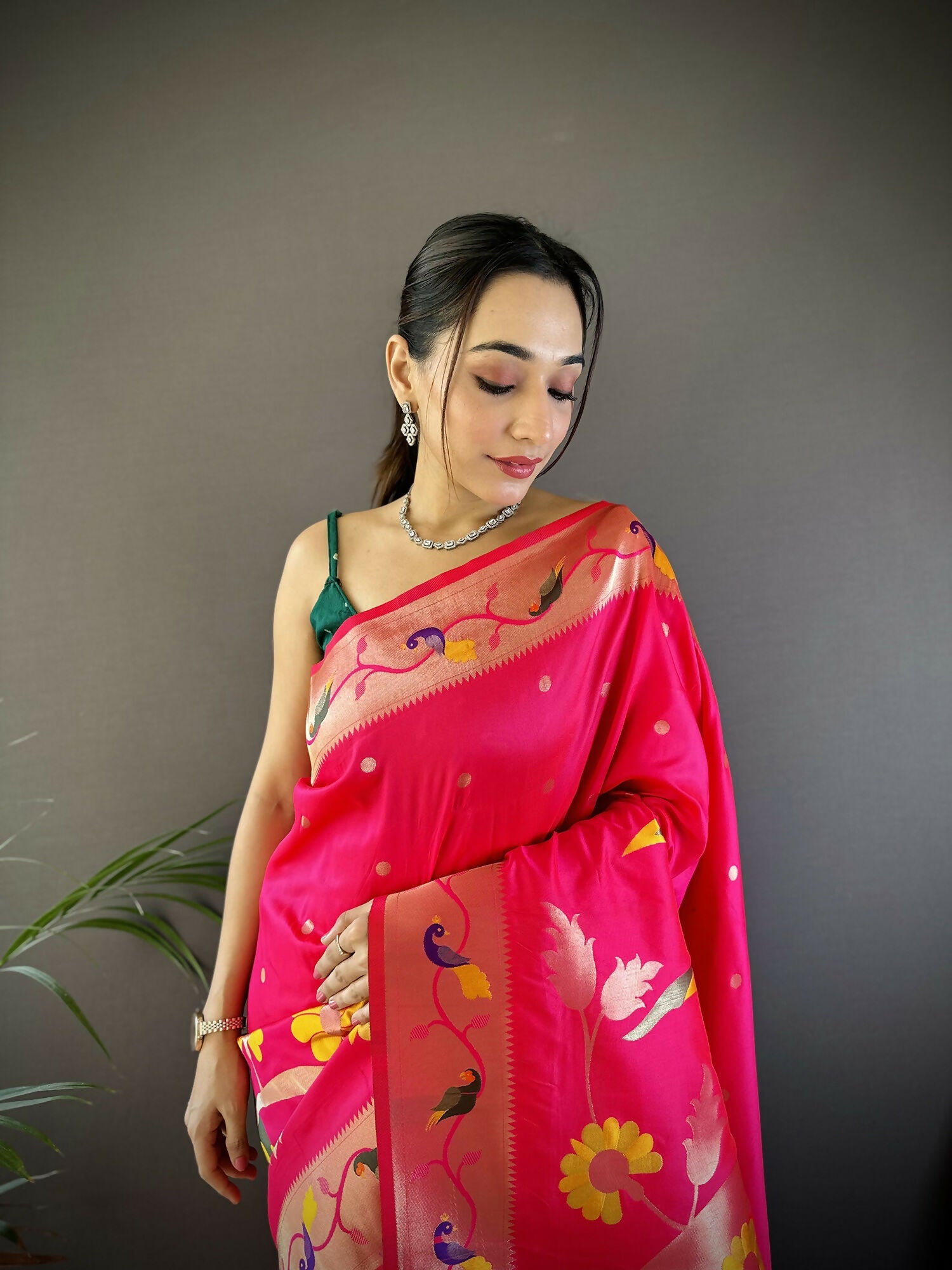 Joban Fashion Rani Pink Zari Woven Floral Motifs Soft Silk Paithani Silk Saree