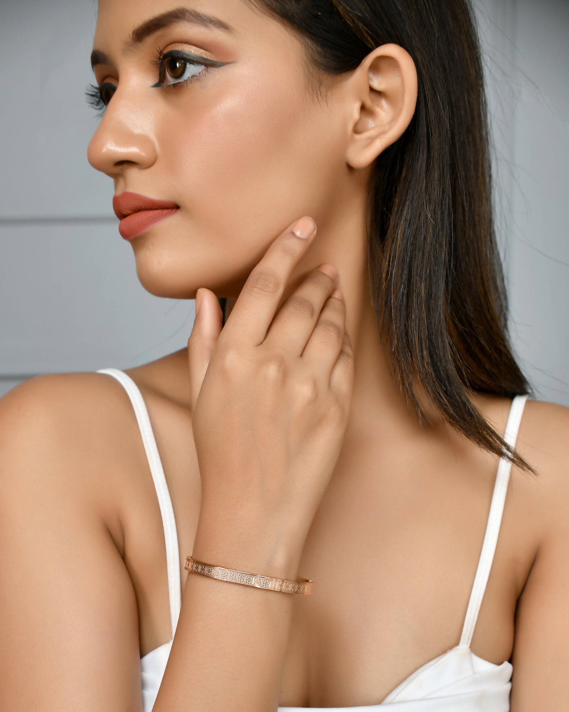VOJ Stainless Steel Gold-plated Bracelet - Grab2buy