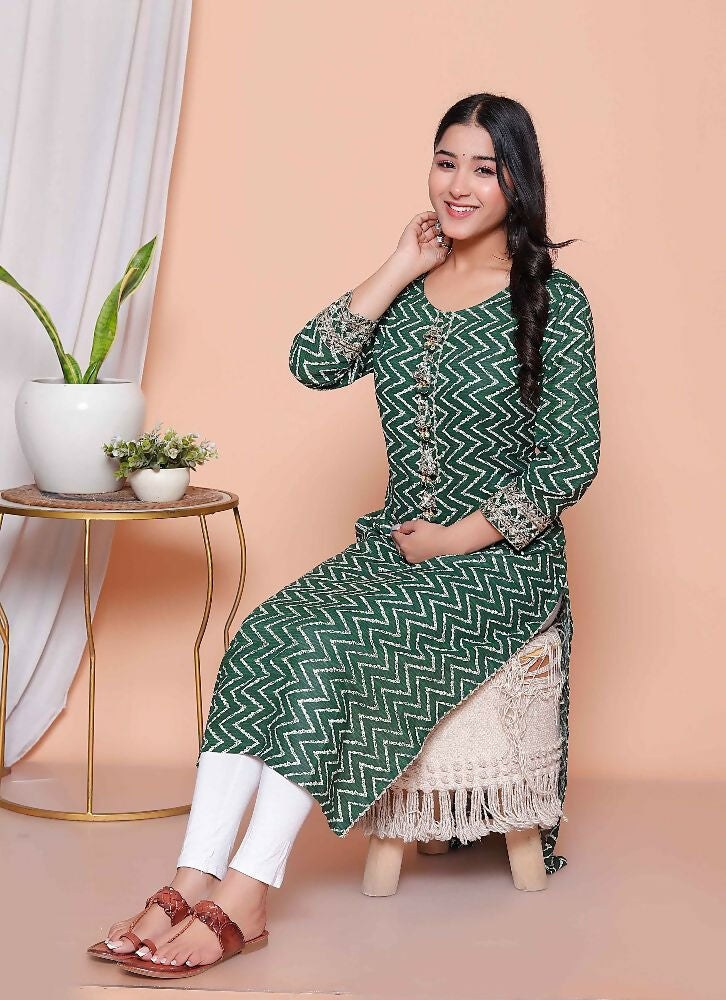 Miravan Womens Green Zigzag Print Embroidery Rayon Straight Kurta
