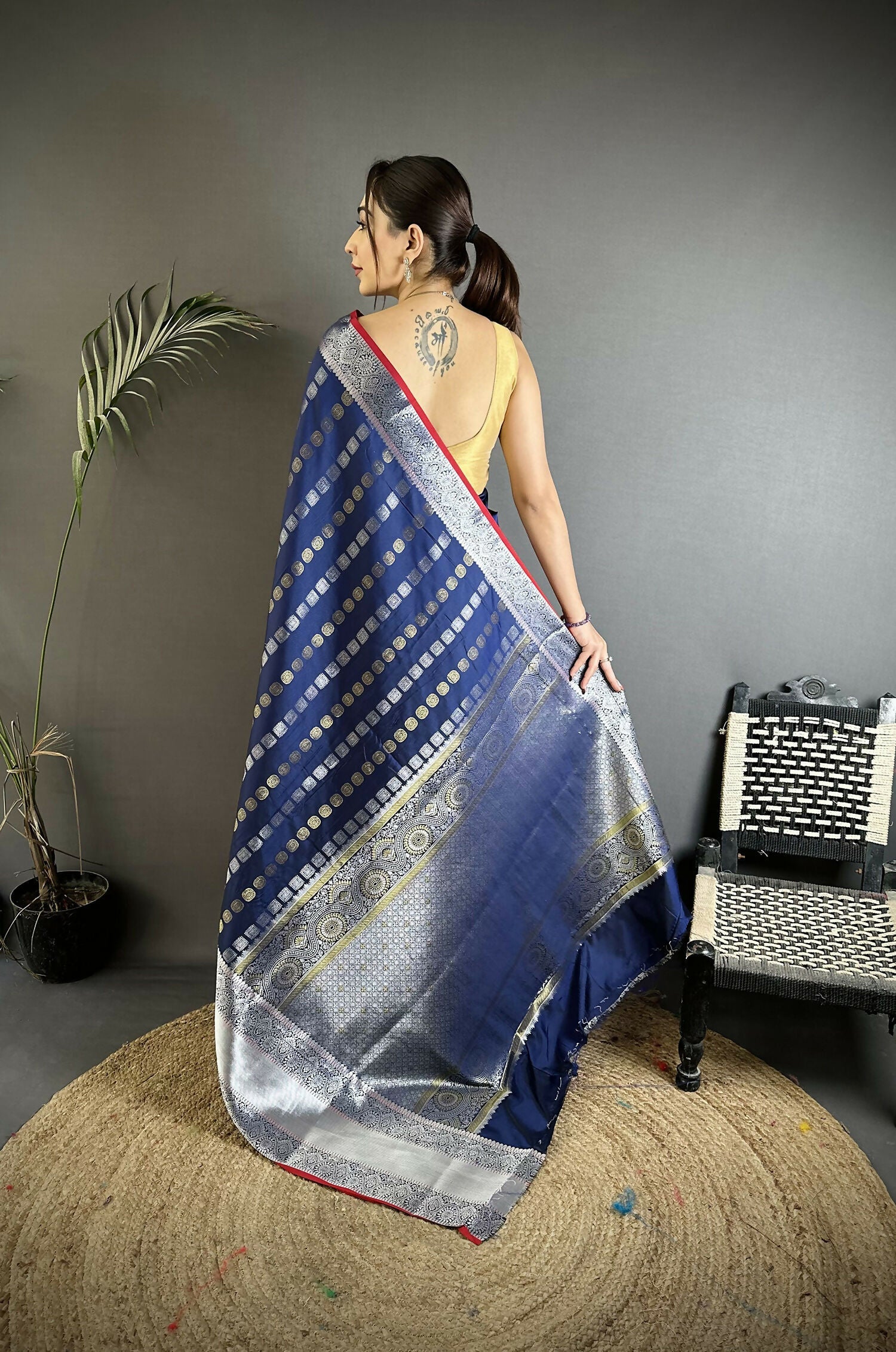 Joban Fashion Navy Blue Checked Soft Silk Kanjivaram Silk Saree
