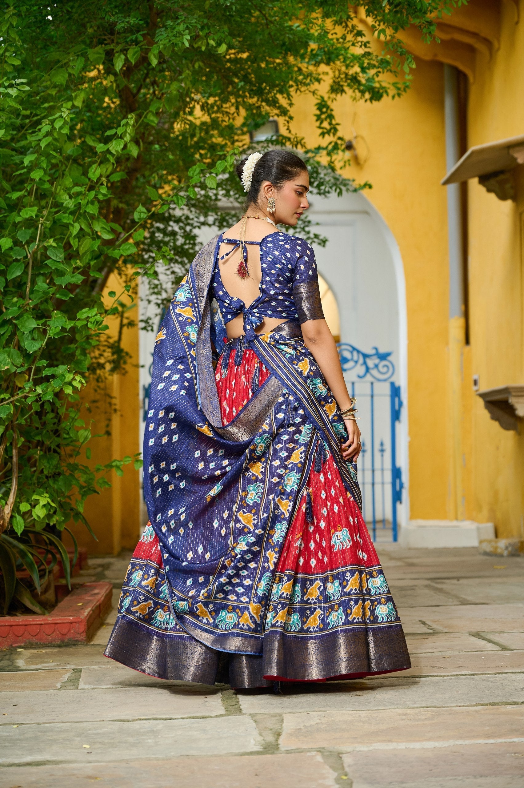 DEIANA'S Jacquard With Jari Lining With Print Lehenga Choli - Red 