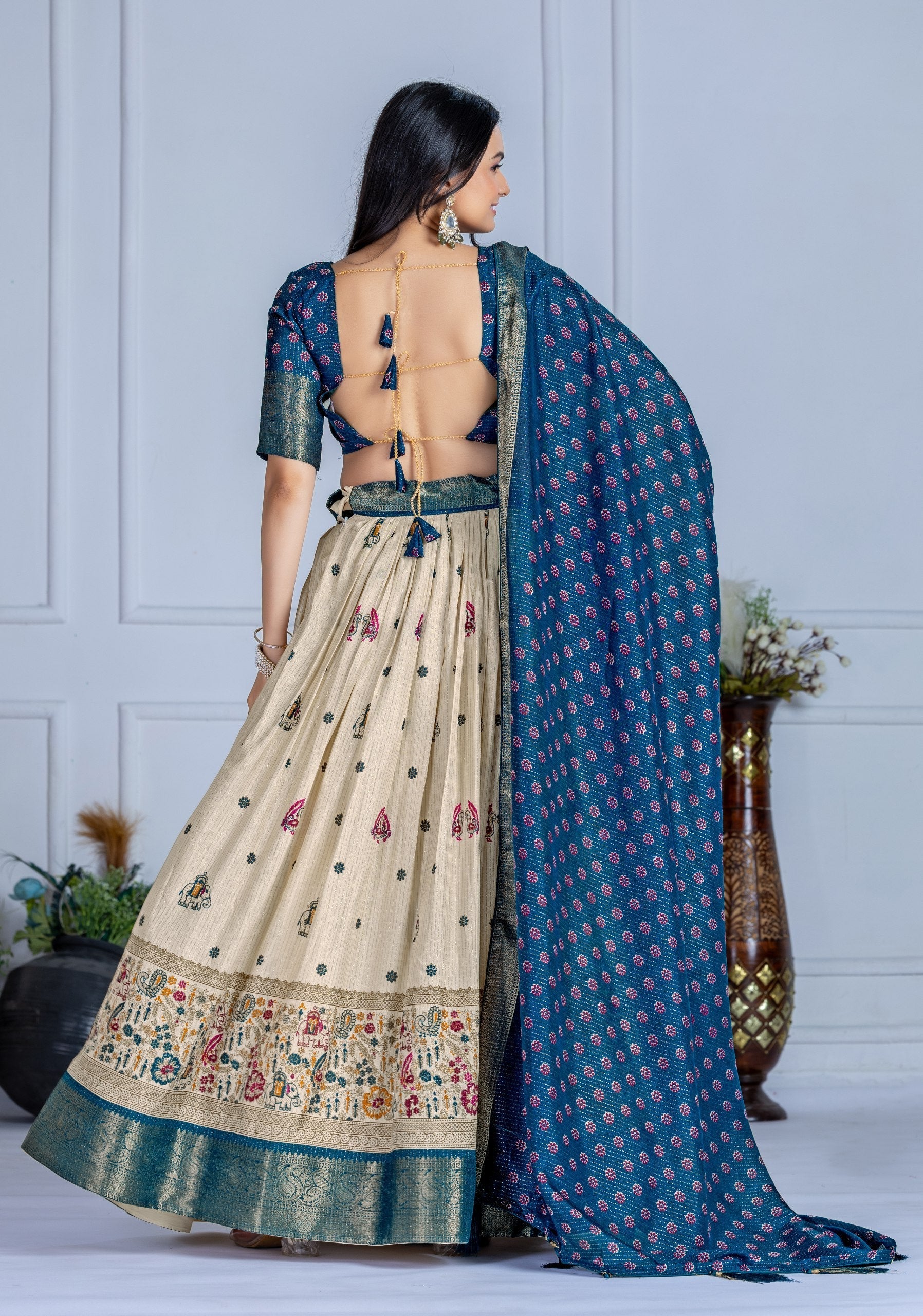 DEIANA'S Jacquard With Jari Print Weaving Lehenga Choli - Off White 