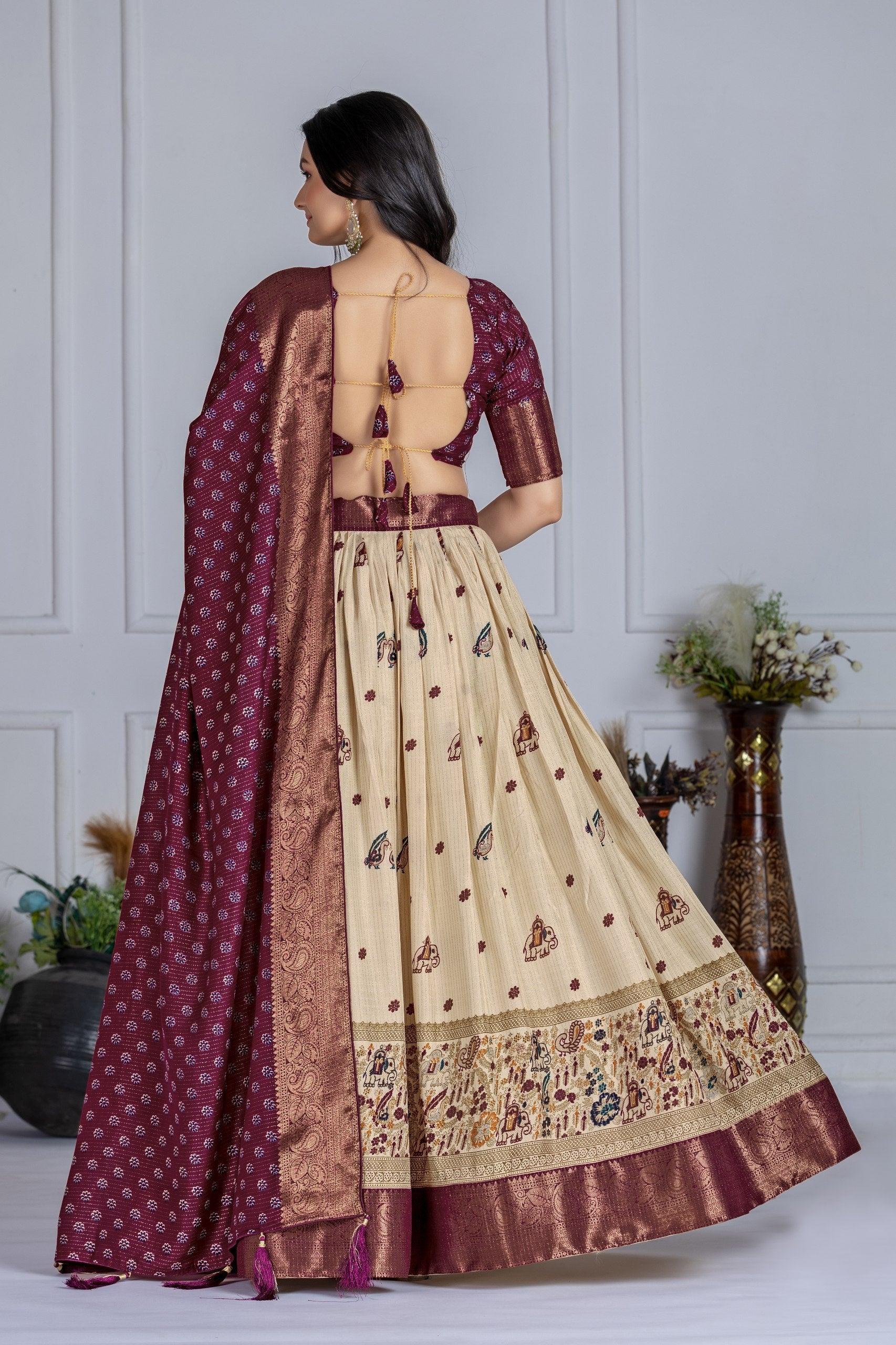 DEIANA'S Jacquard With Jari Print Weaving Lehenga Choli - Off White 