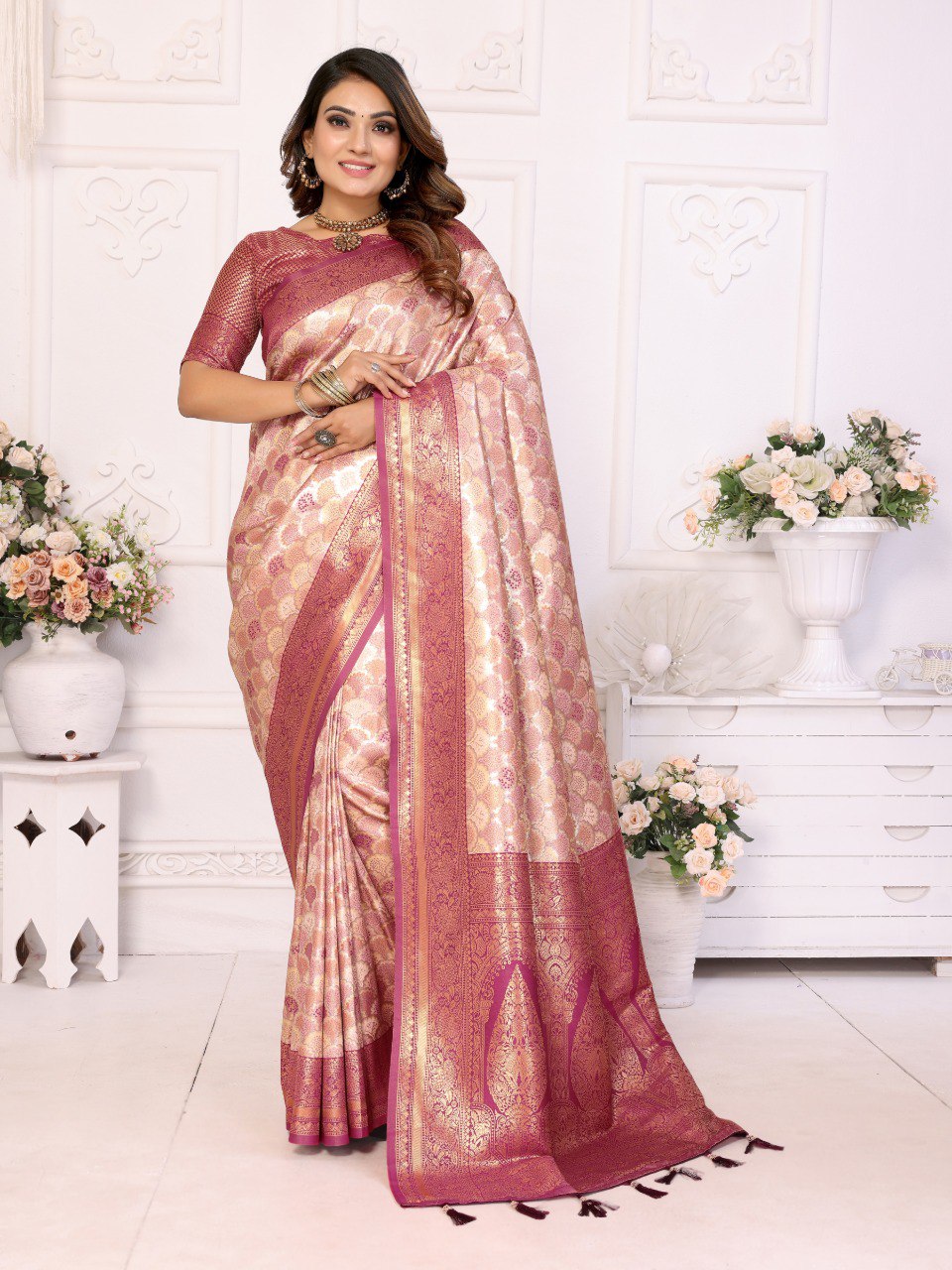 Anaita Off White Banarasi Chaturi Silk With Weaving Saree With Blouse