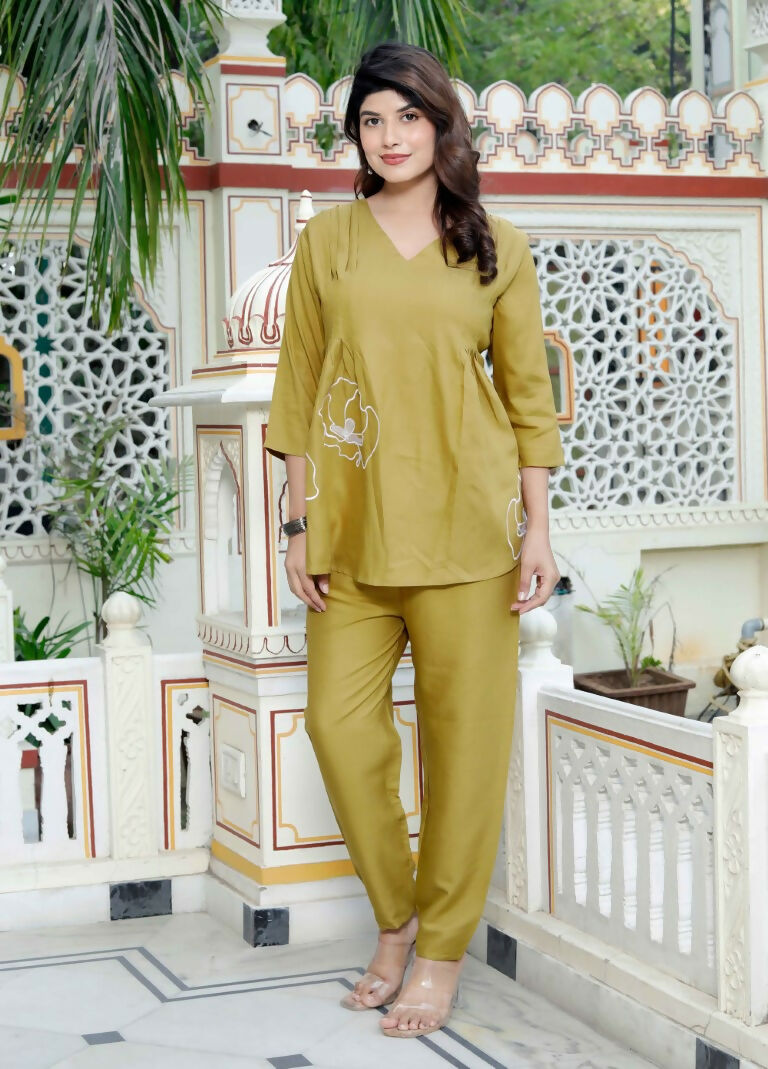 Miravan Women's Mehandi Solid Co-Ord Set 
