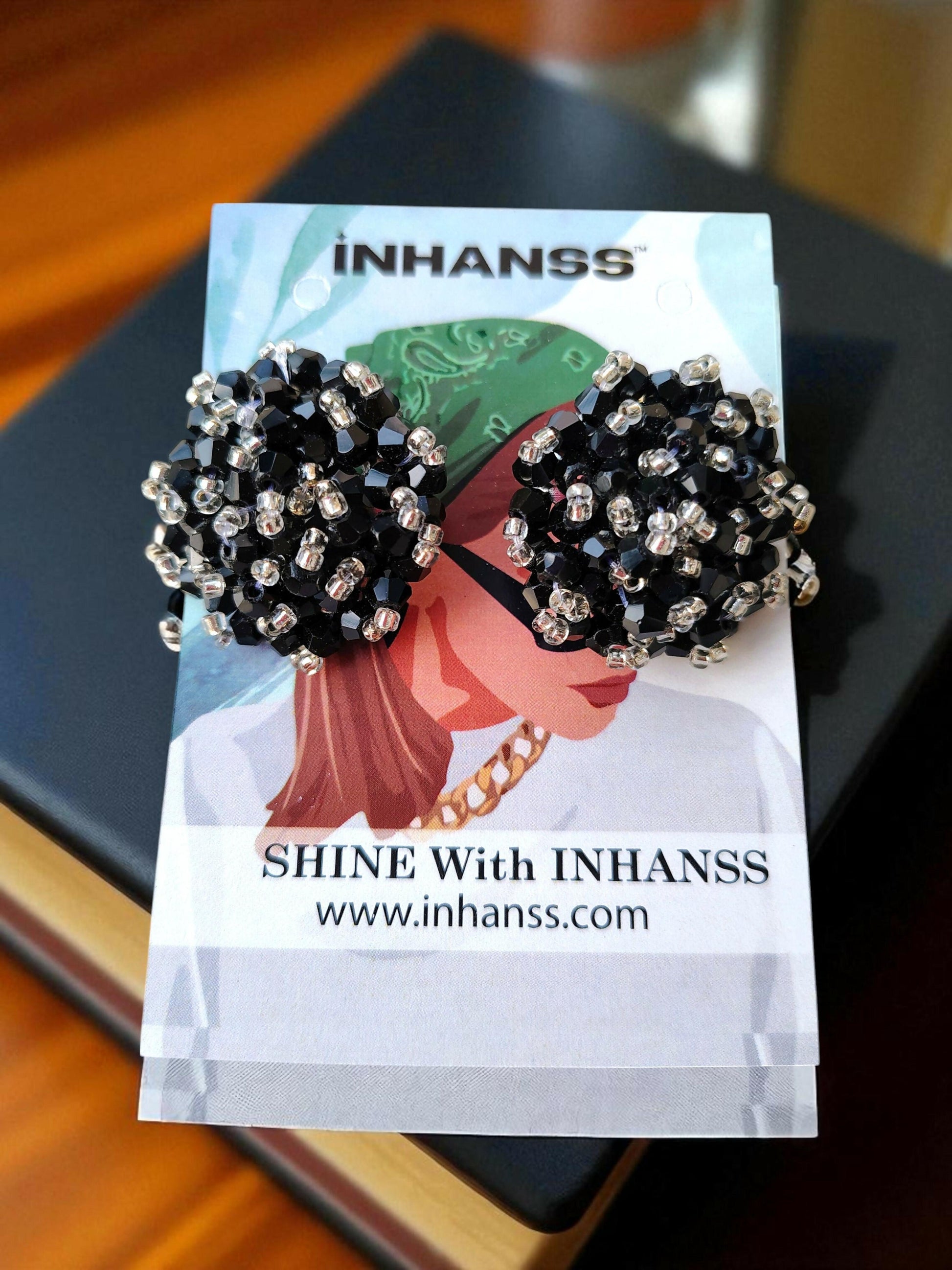 Inhanns Premium Everyday Studs - Black & White