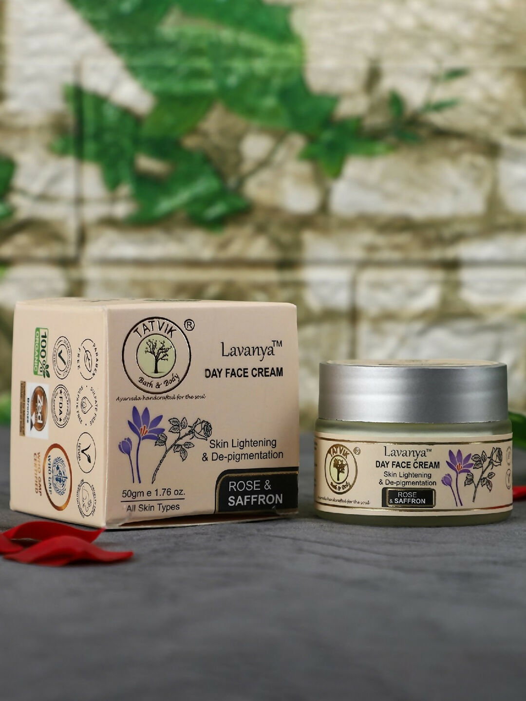 7392b7f6-f9c7-4df2-af00-9f72ddf182701700044971512LavanyaRoseandSaffronDayFaceCream2