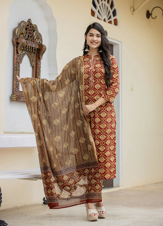 Kaajh Women's Maroon Cotton Printed Kurta Pant Set With Dupatta