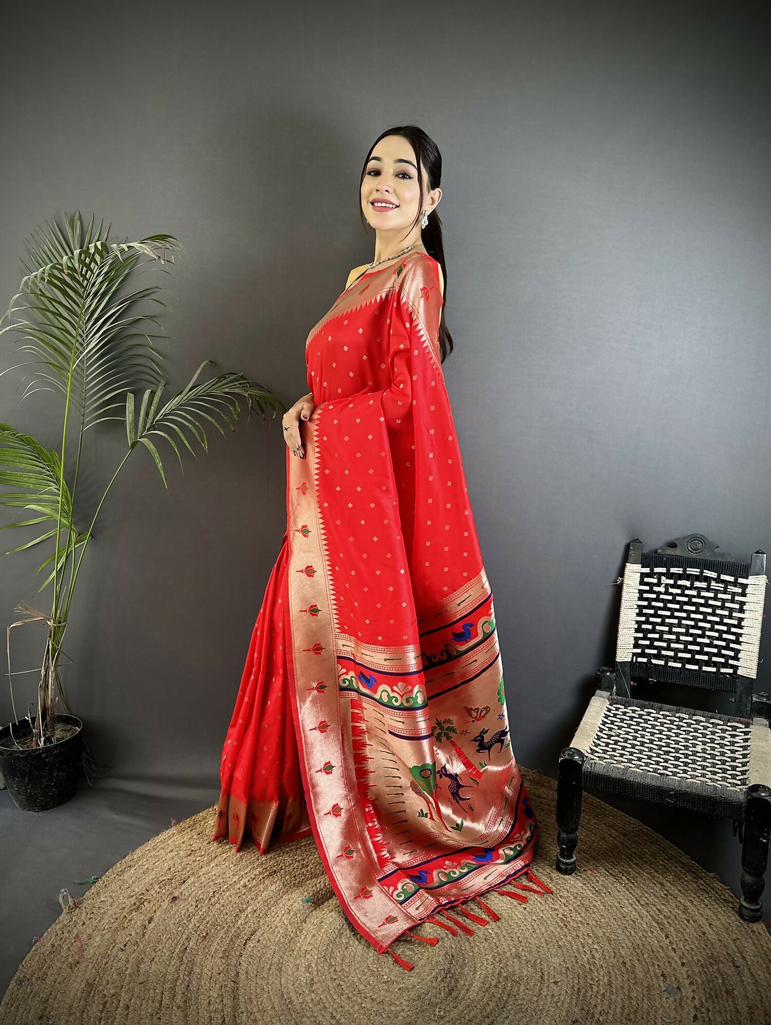 Joban Fashion Red Peacock & Floral Motifs Soft Lichi Silk Kanchipuram Saree