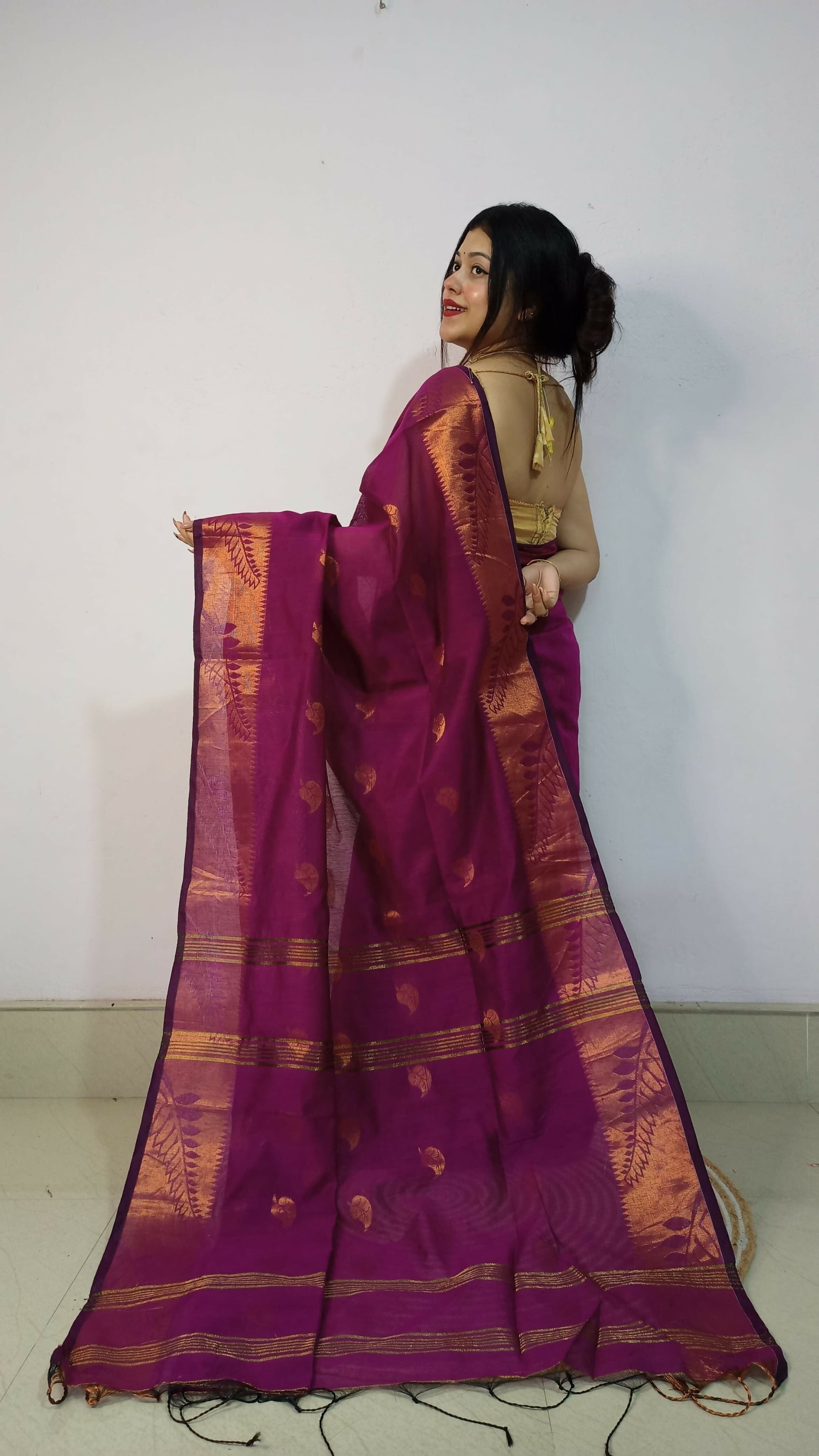 Exclusive Collection Beautiful Magenta Cotton Silk Woven Handloom Grab2Buy With Running Blouse Piece 