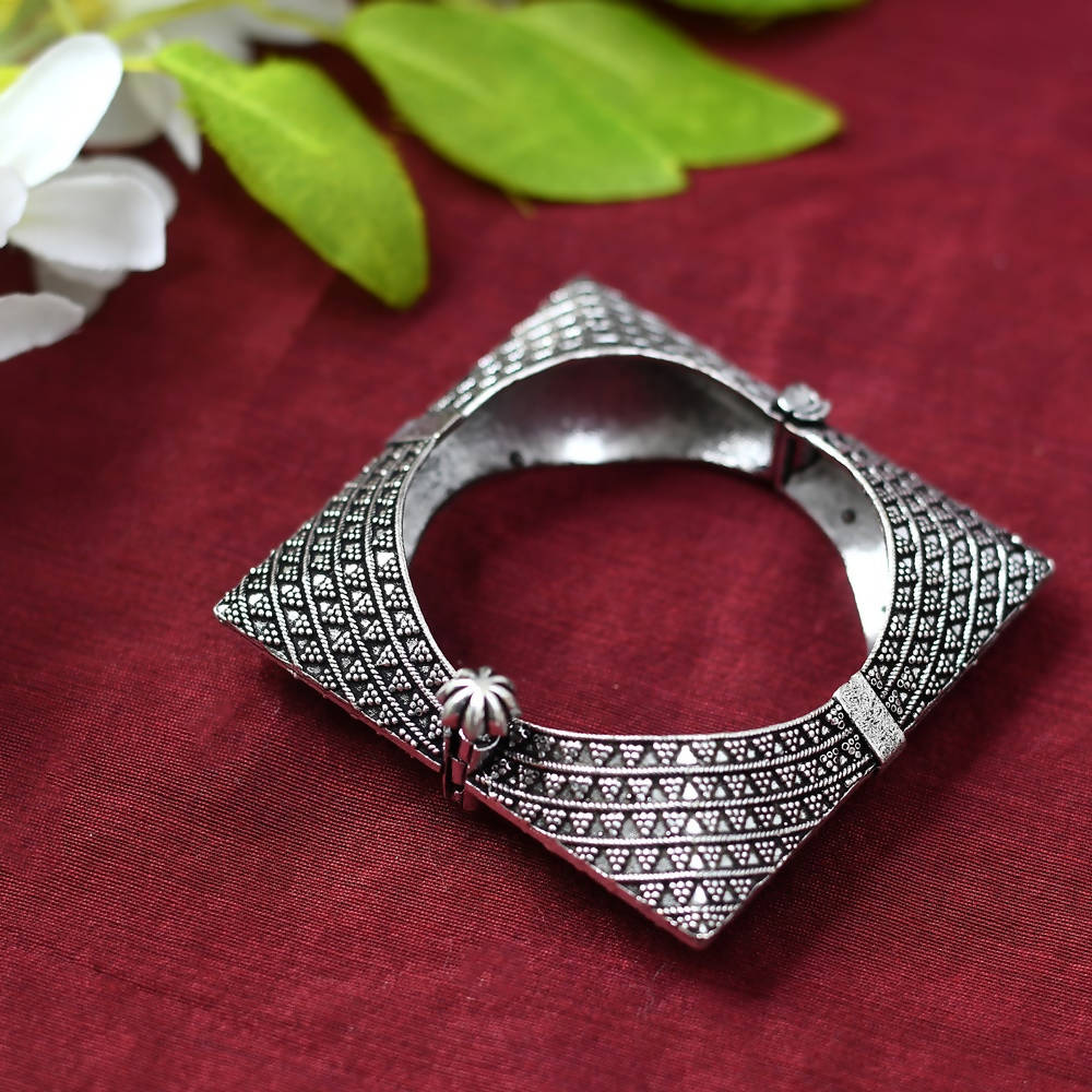 Mominos Fashion Kamal Johar Oxidised German Silver-Plated Handcraft Bracelet