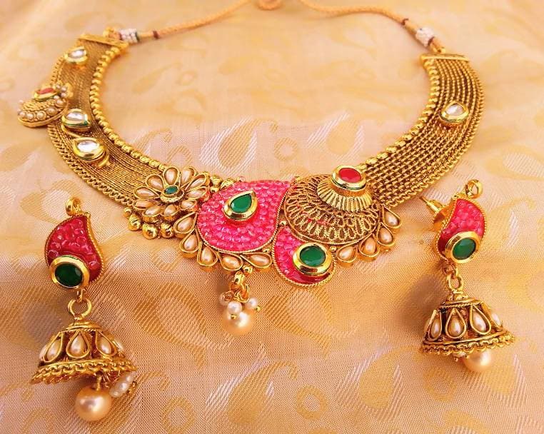 Multicolor Antique Pink And Green Necklace Set