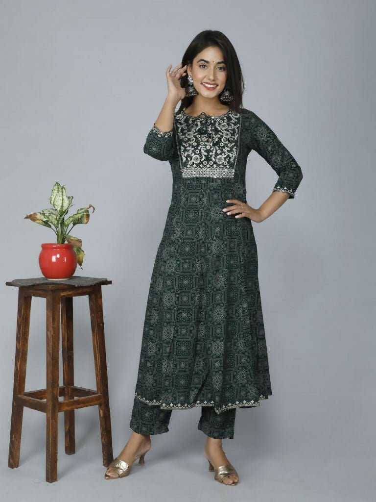 Alvano Women's Attractive And Stylish Rayon Anarkali Kurta With Pant And Dupatta