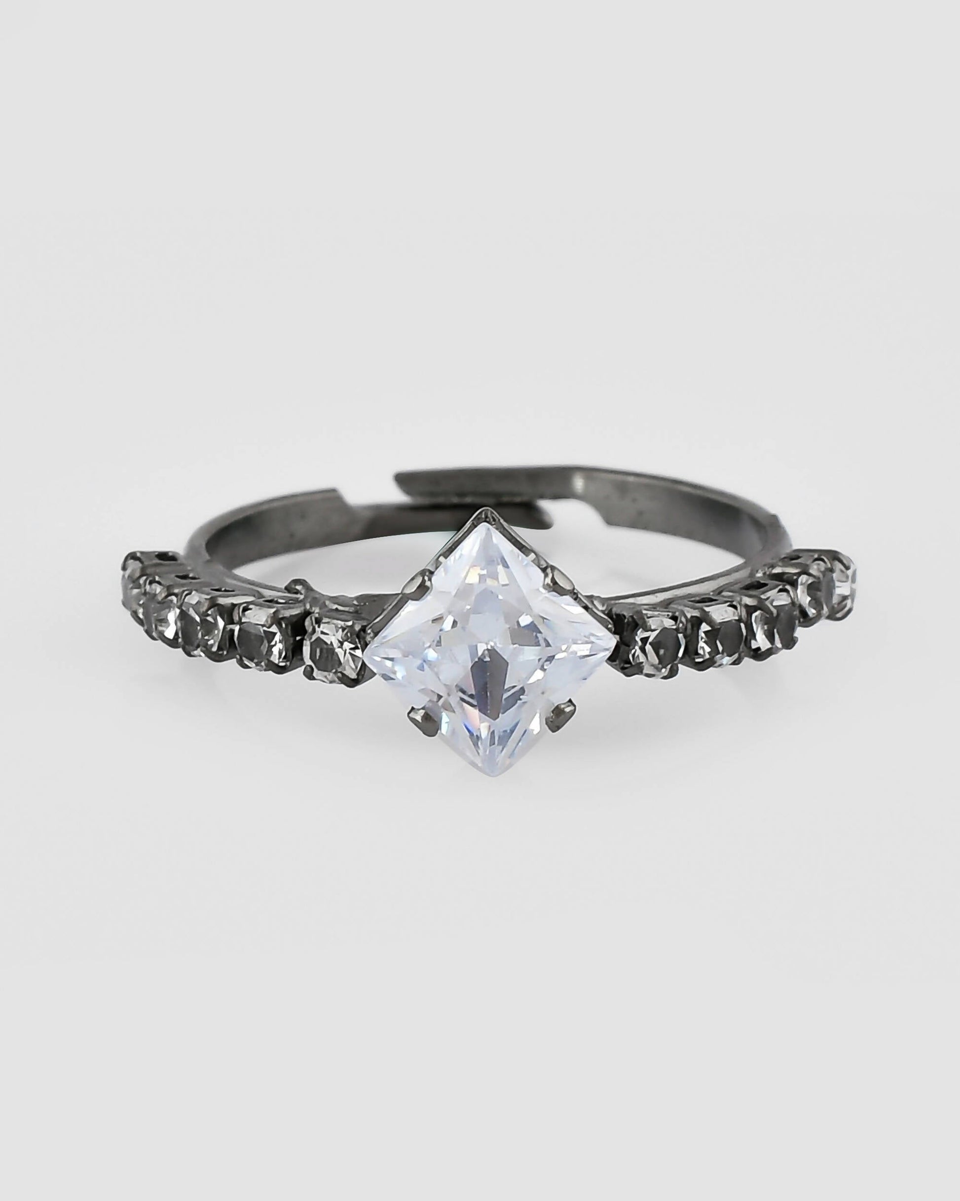 VOJ white CZ-detail Stainless Steel Cubic Zirconia Rhodium Plated Adjustable Finger Ring 