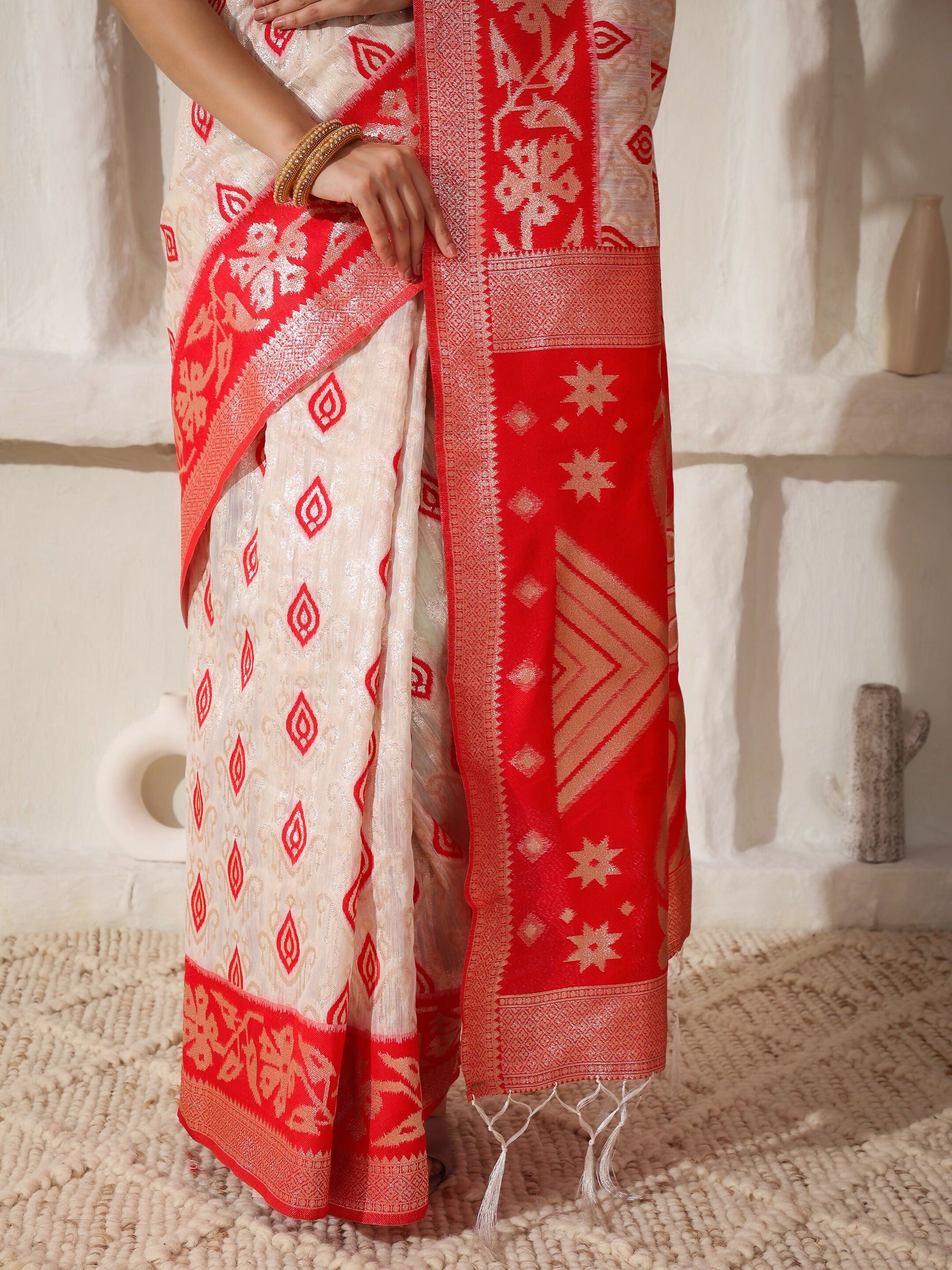 Shree Shyam Fashion Linen Cotton Red & White Saree
