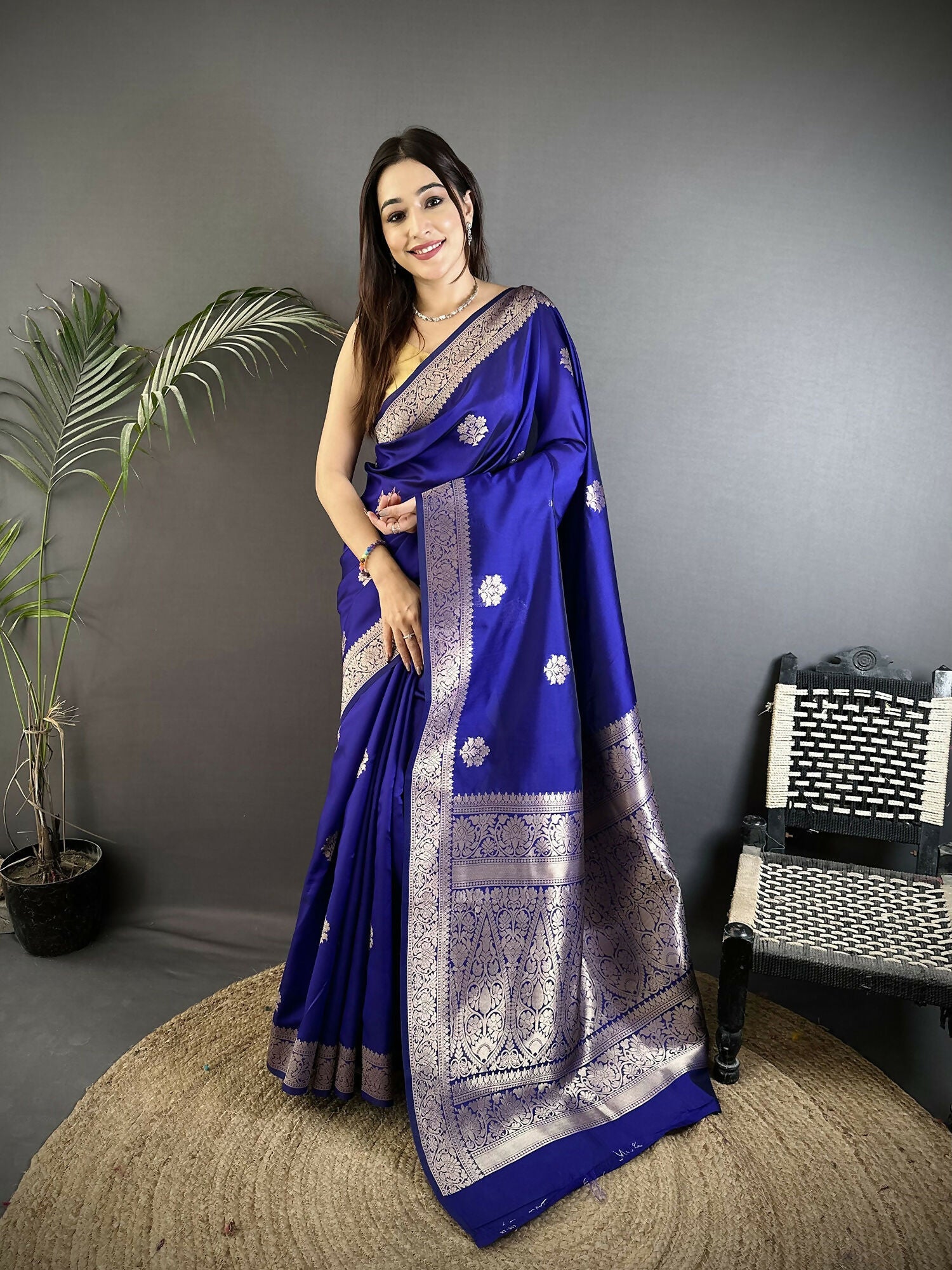 Joban Fashion Royal Blue Floral Jacquard Woven Design Cotton Silk Banarasi Silk Saree