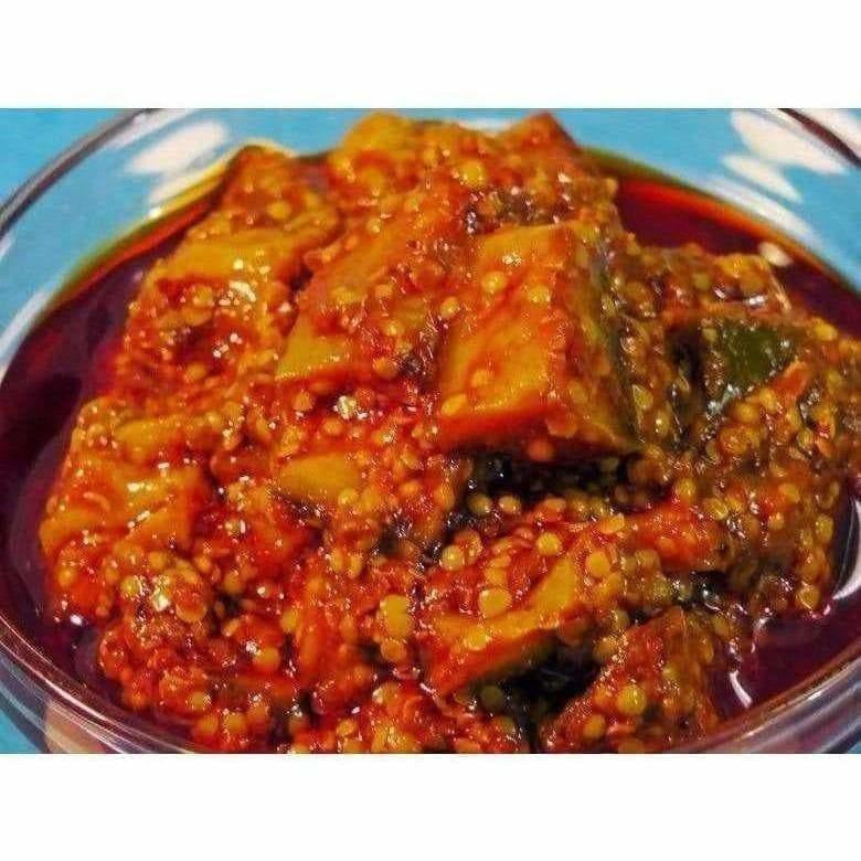 Mango Pickle wih Garlic / Lahasun Ka Aam Aachar
