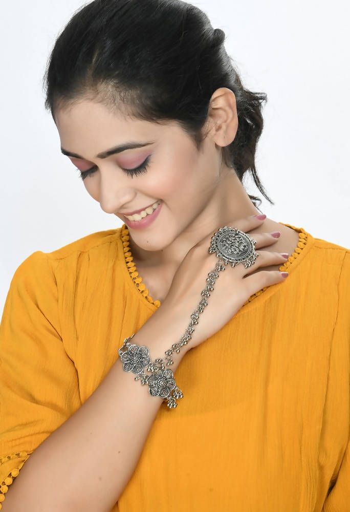 Mominos Fashion Kamal Johar Oxidised Silver-Plated Floral Design Bracelet 