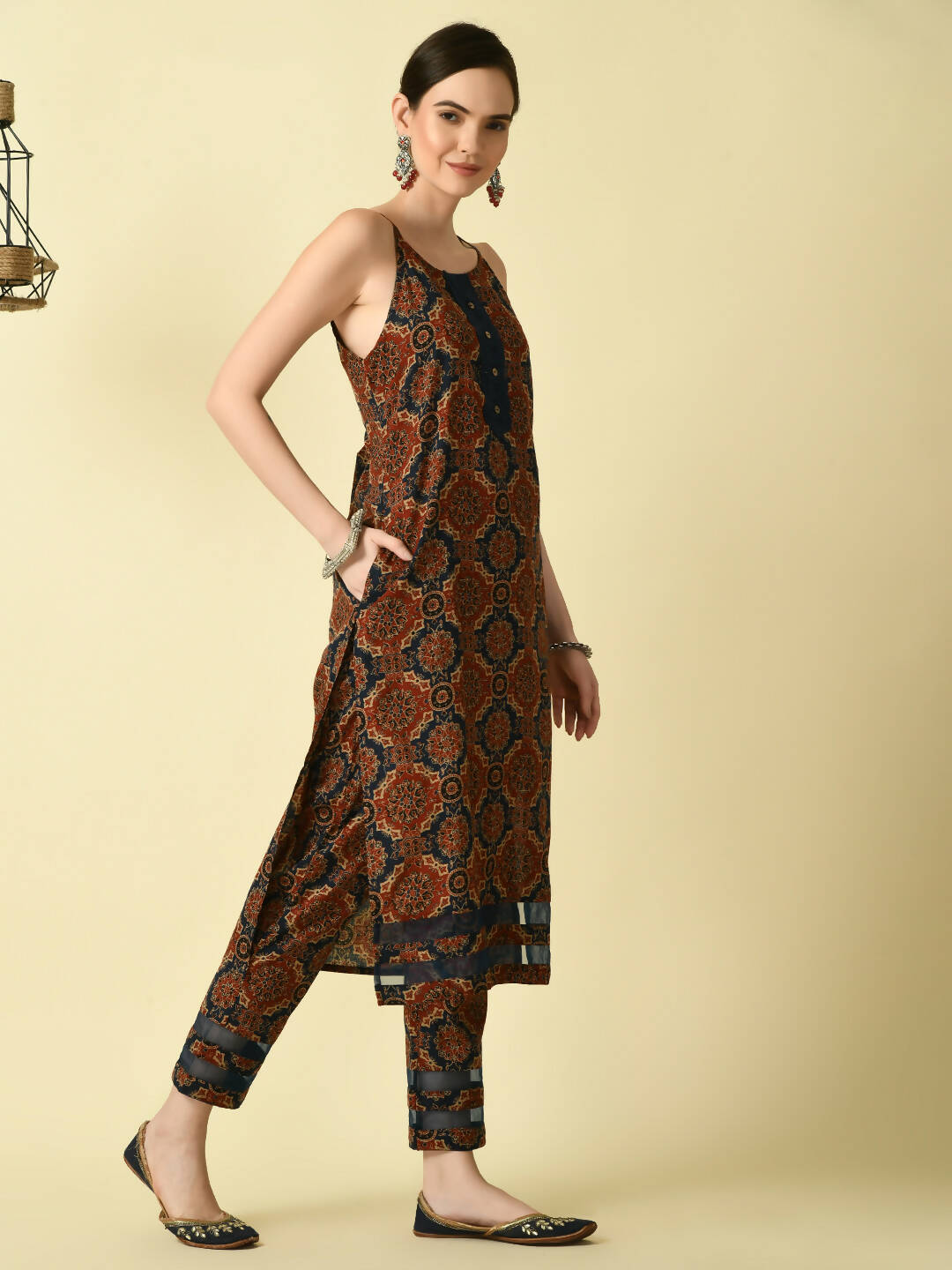 Myshka Women's Multi Straight Kurta & Trousers With Dupatta