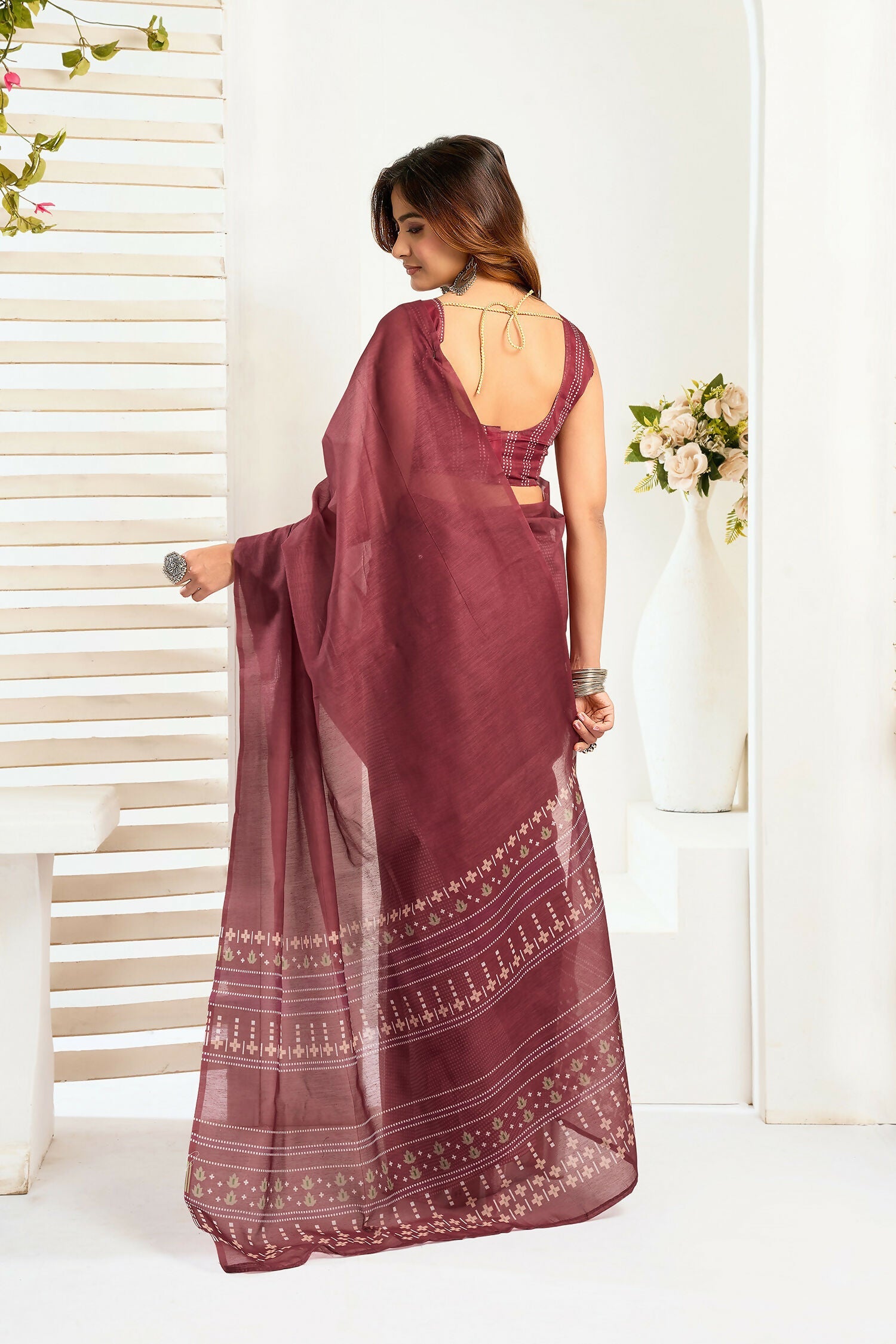 Joban Fashion Maroon Ethnic Motifs Linen Ready To Wear Saree With Unstitched Blouse