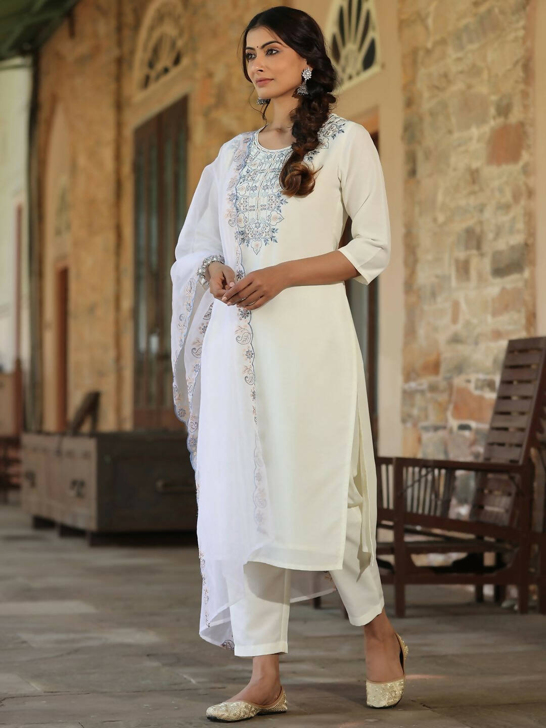 Juniper Women's White Chinnon Solid Embroidered Kurta Set