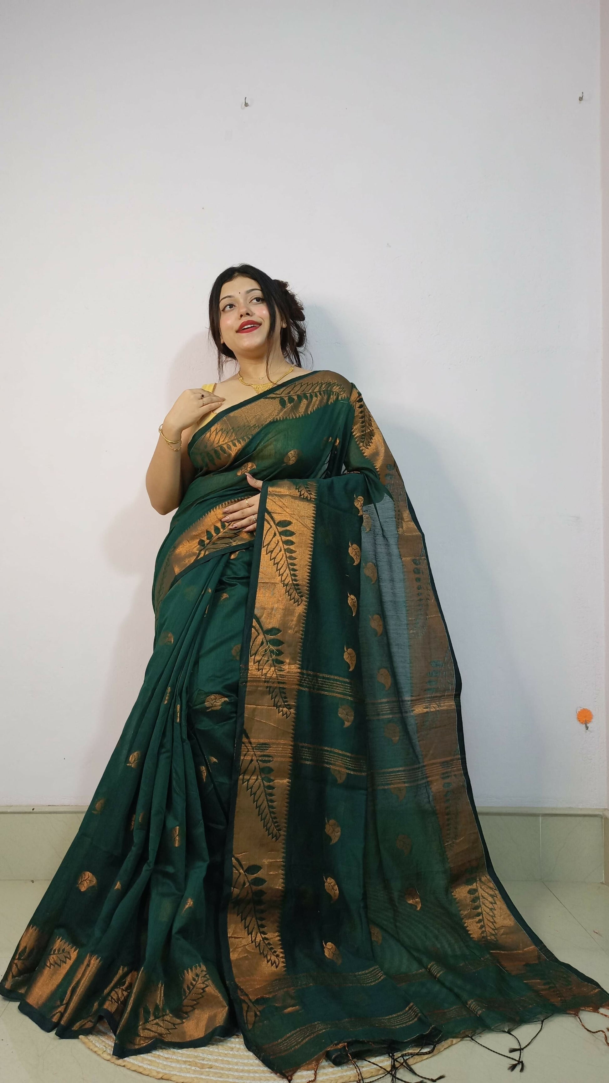 Exclusive Collection Beautiful Dark Green Cotton Silk Woven Handloom Grab2Buy With Running Blouse Piece 