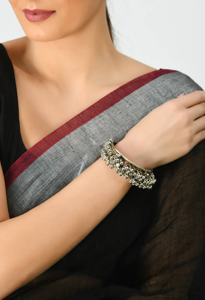 Mominos Fashion Kamal Johar Oxidised Silver-Plated Ghungroo Handcraft Alloy Bracelet 