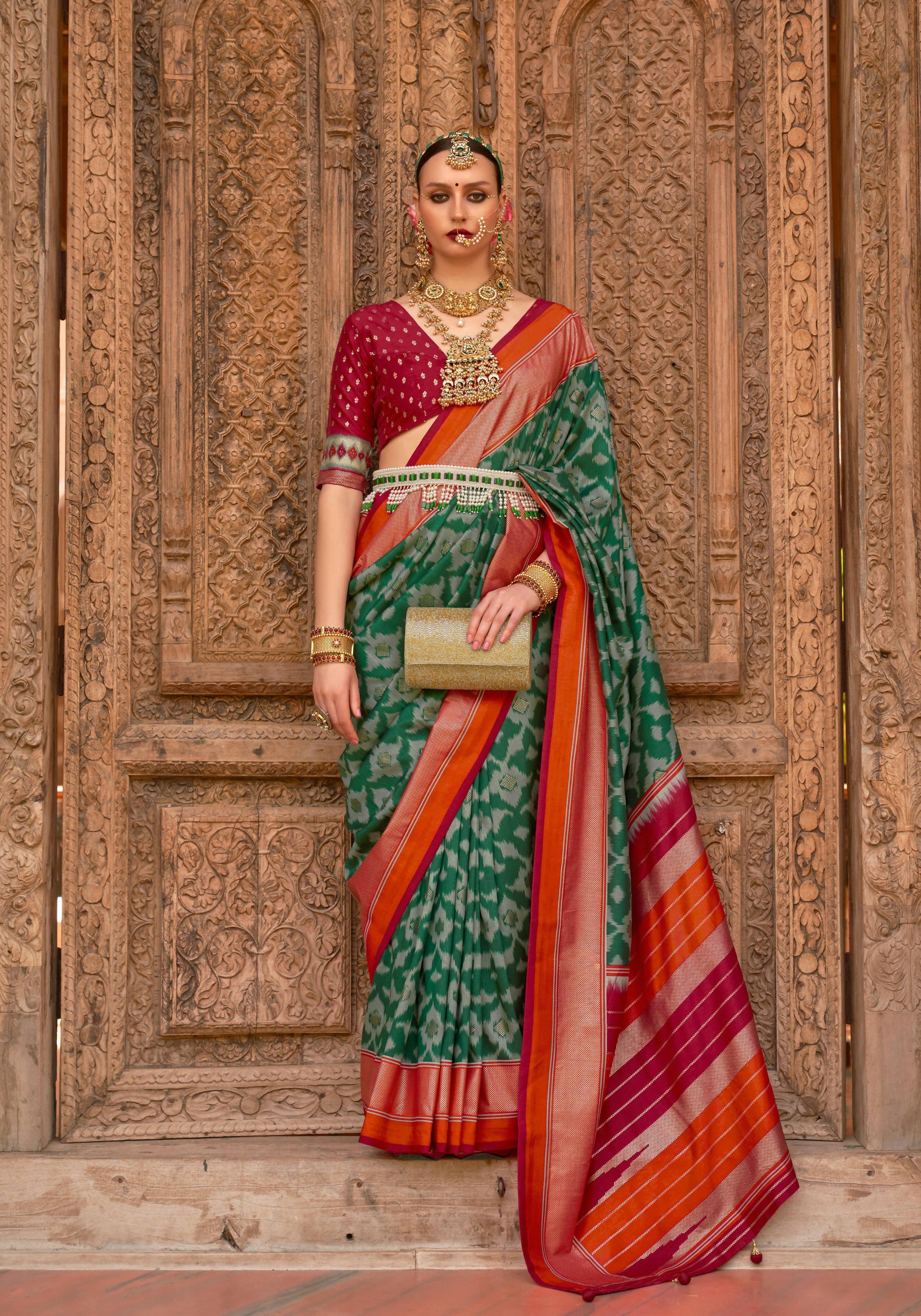 Green Silk Abstract Printed Saree With Unstitched Blouse Piece - Aanchal