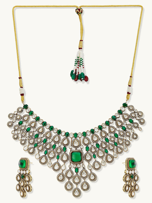 Nuyug Ethereal Kundan Necklace Set 