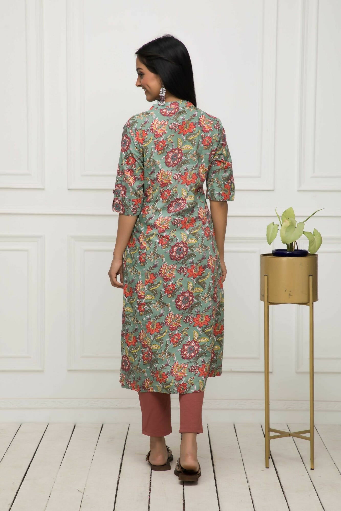 Myshka Women Multi Solid Cotton A-Line Round Neck Kurtas