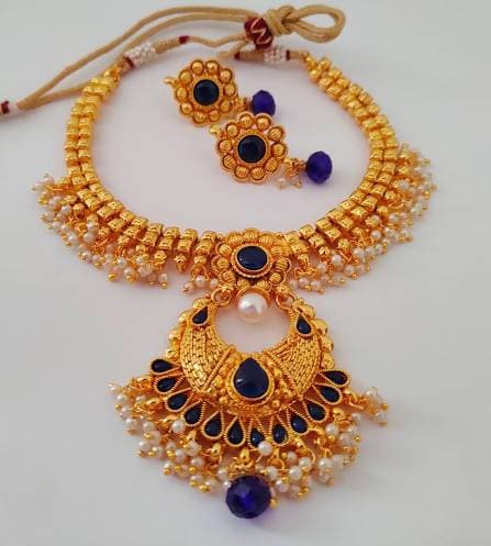 Blue Kemp With Pearls Necklace Set