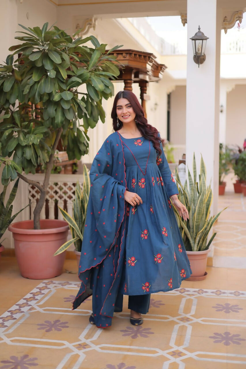 Teeya Creation Womens New Trendy Simple Cotton With Embroidered Work Kurta Set