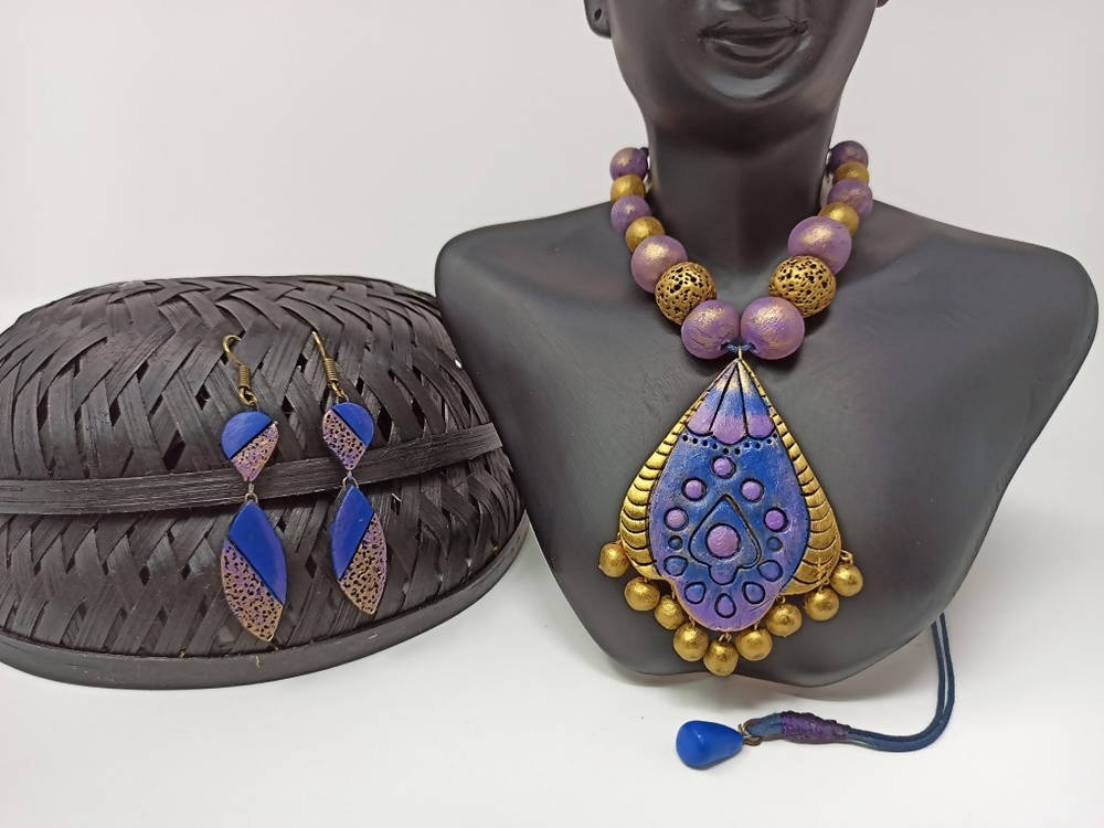 Terracotta Boho Style Medium Neckset With Hangings-Lavender And Gold