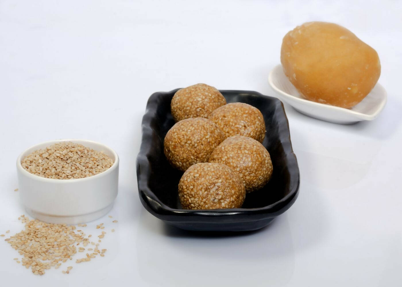Vijaya Karadant Til Laddu (Yellu) 