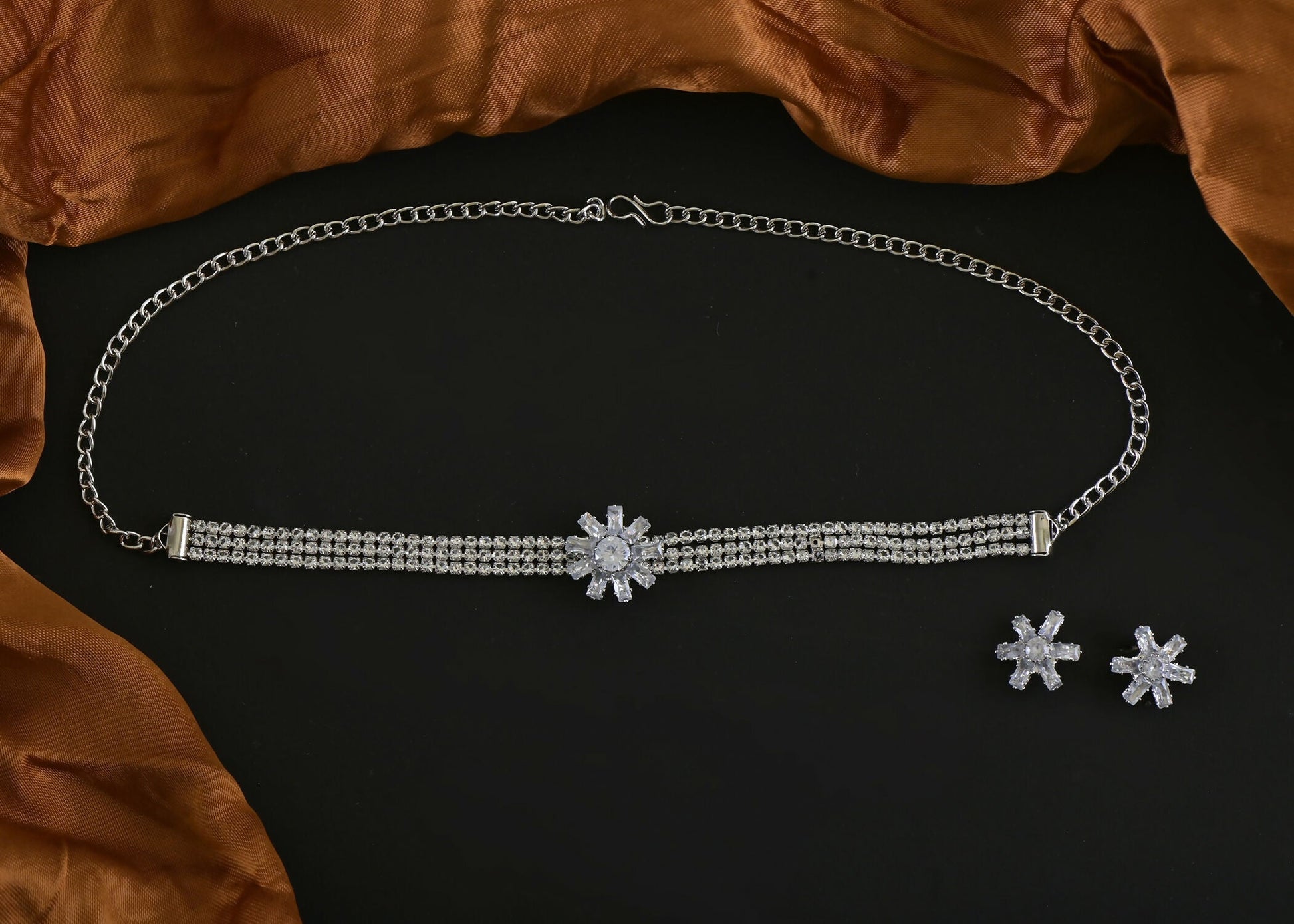 Joban Fashion Women Silver White Ad Necklace Set With Earrings 