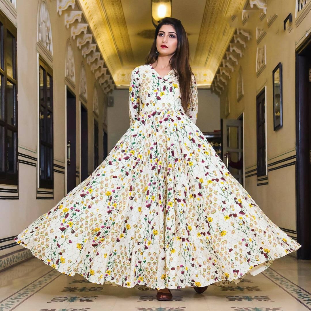 All Season Designer Cream Pure Maslin Gown - Anbazaar