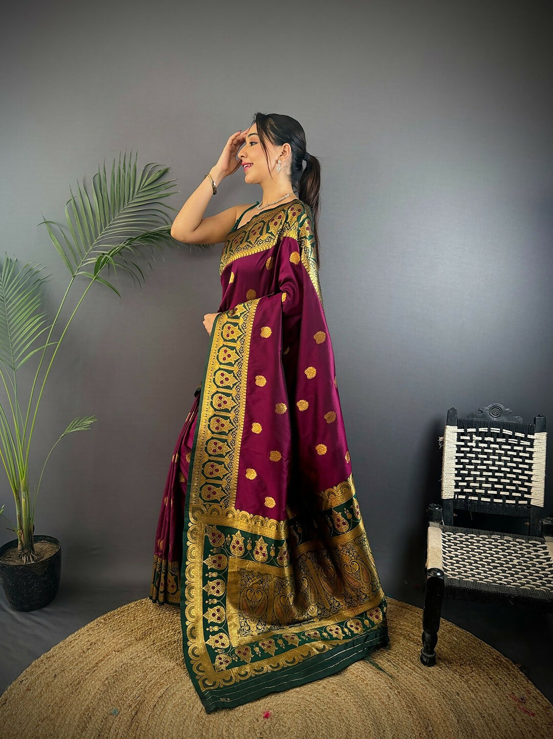 Joban Fashion Green Butti Banarasi Silk Sarees | Swadesiicart