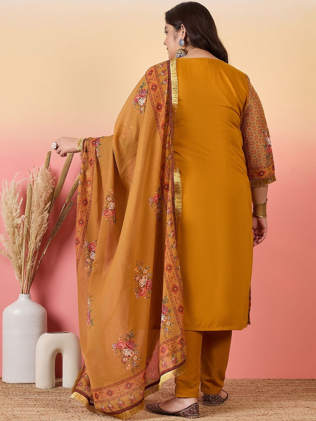 Sztori Women Floral Printed Regular Kurta with Trousers & With Dupatta