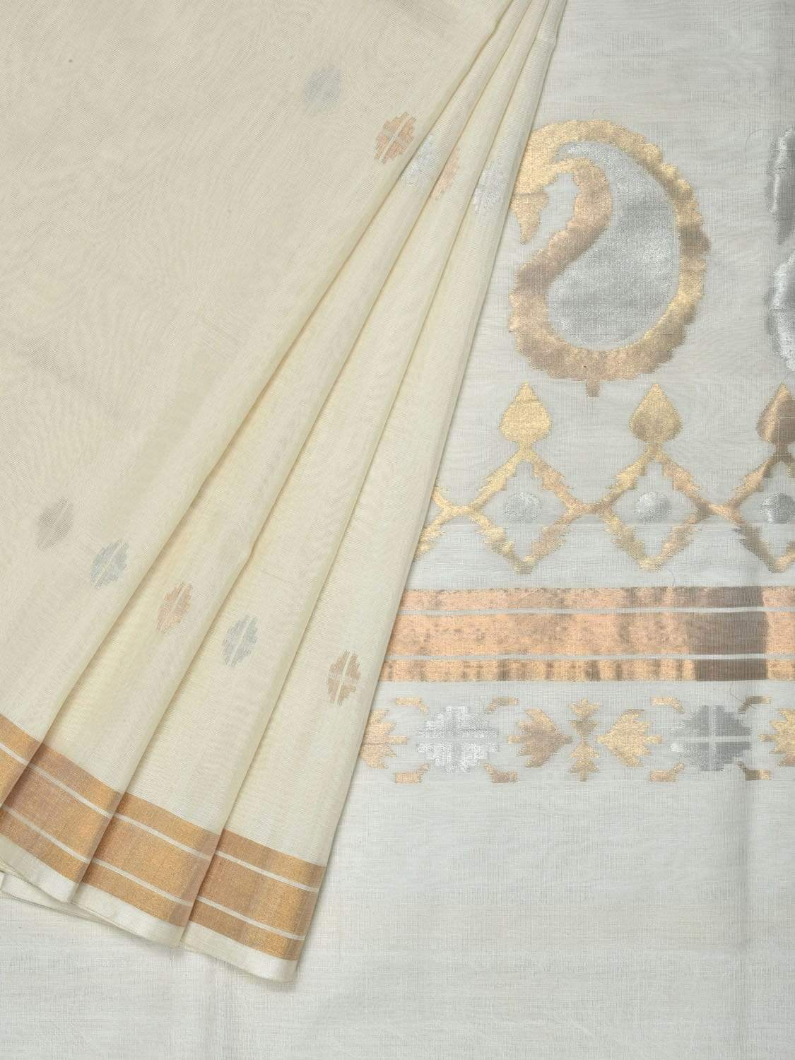 White Uppada Cotton Handloom Grab2Buy with Mango Design Pallu - Global Threads 
